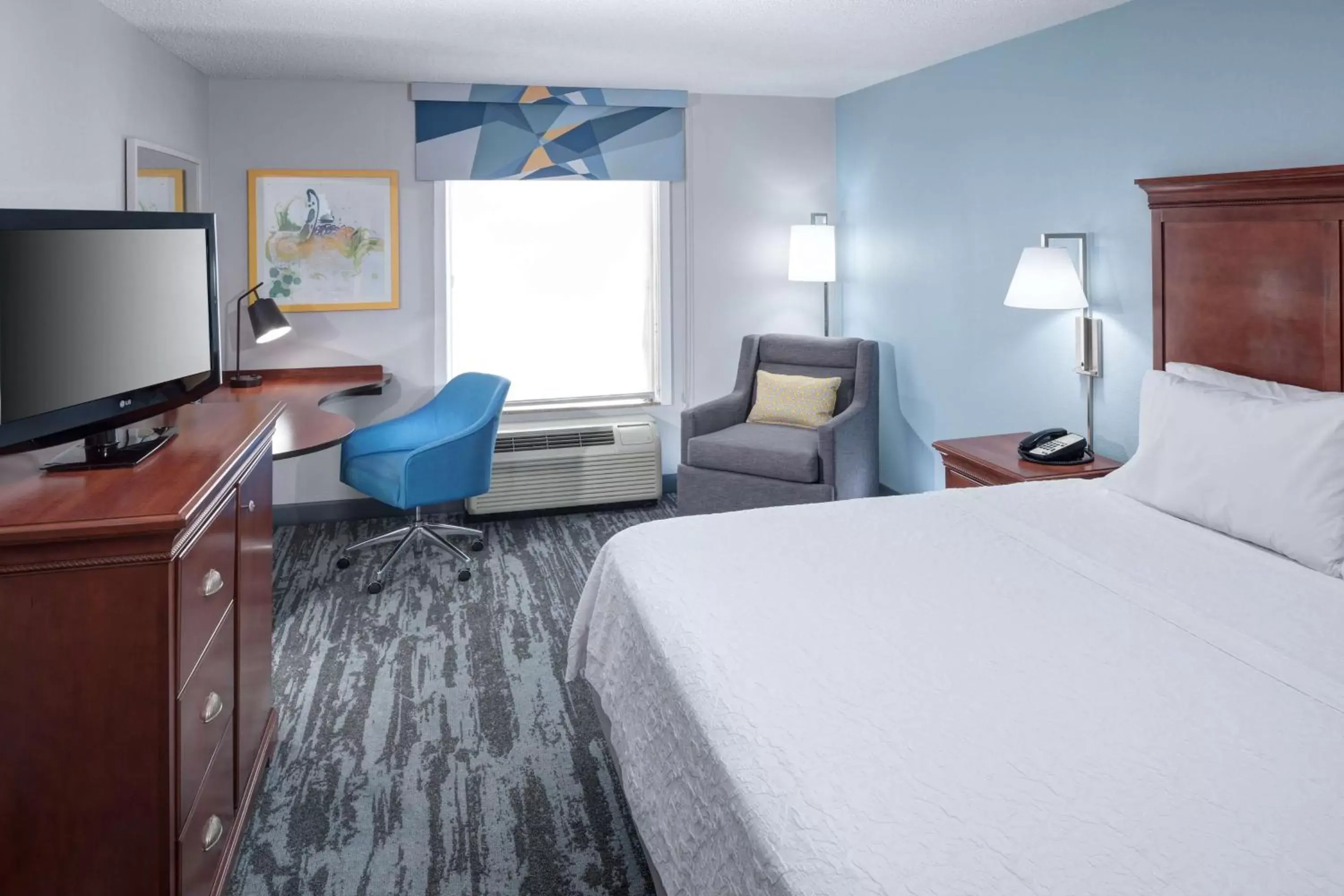Bedroom, Bed in Hampton Inn & Suites Jackson