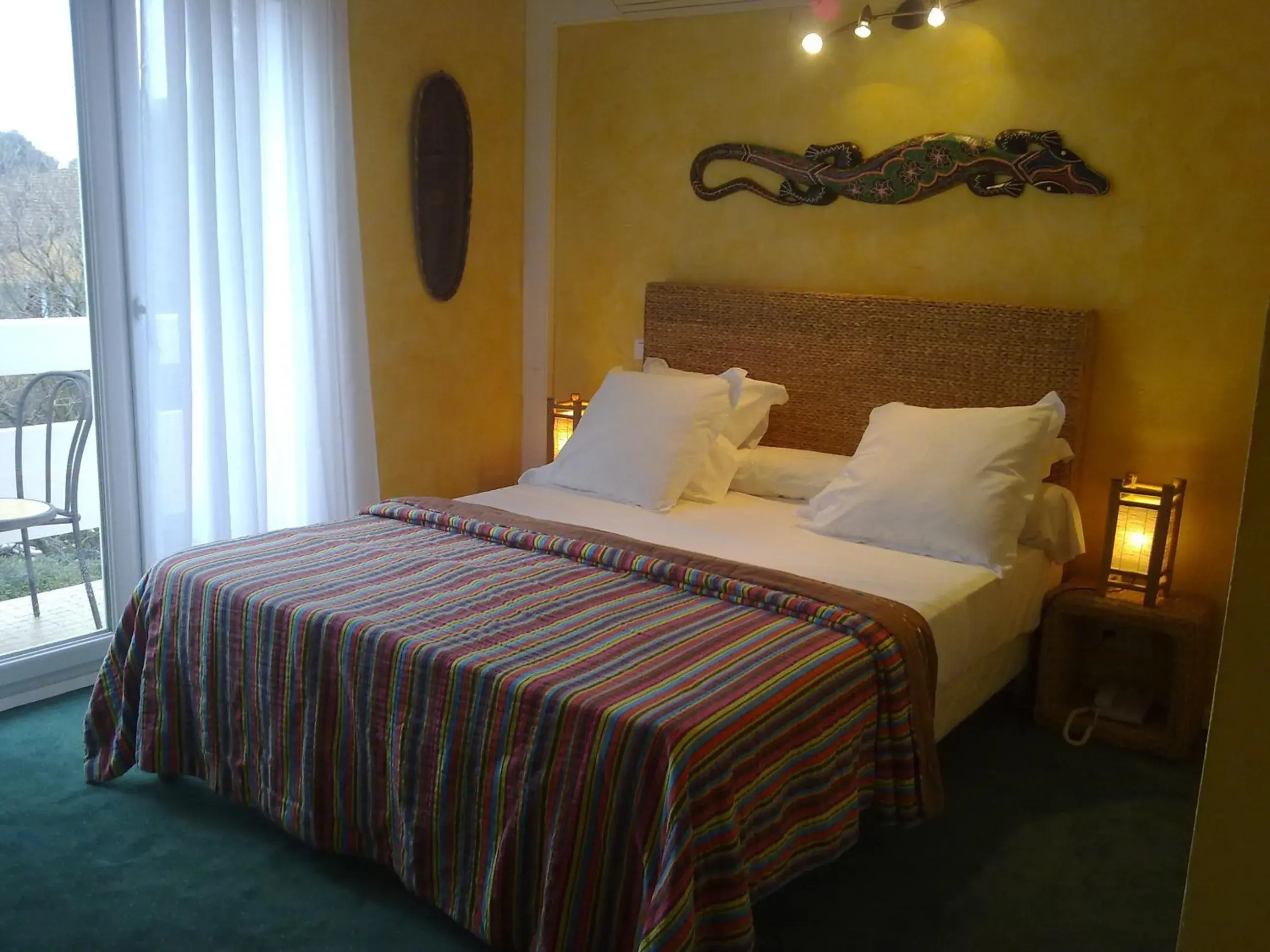Bedroom, Bed in Cit'Hotel Le Mirage