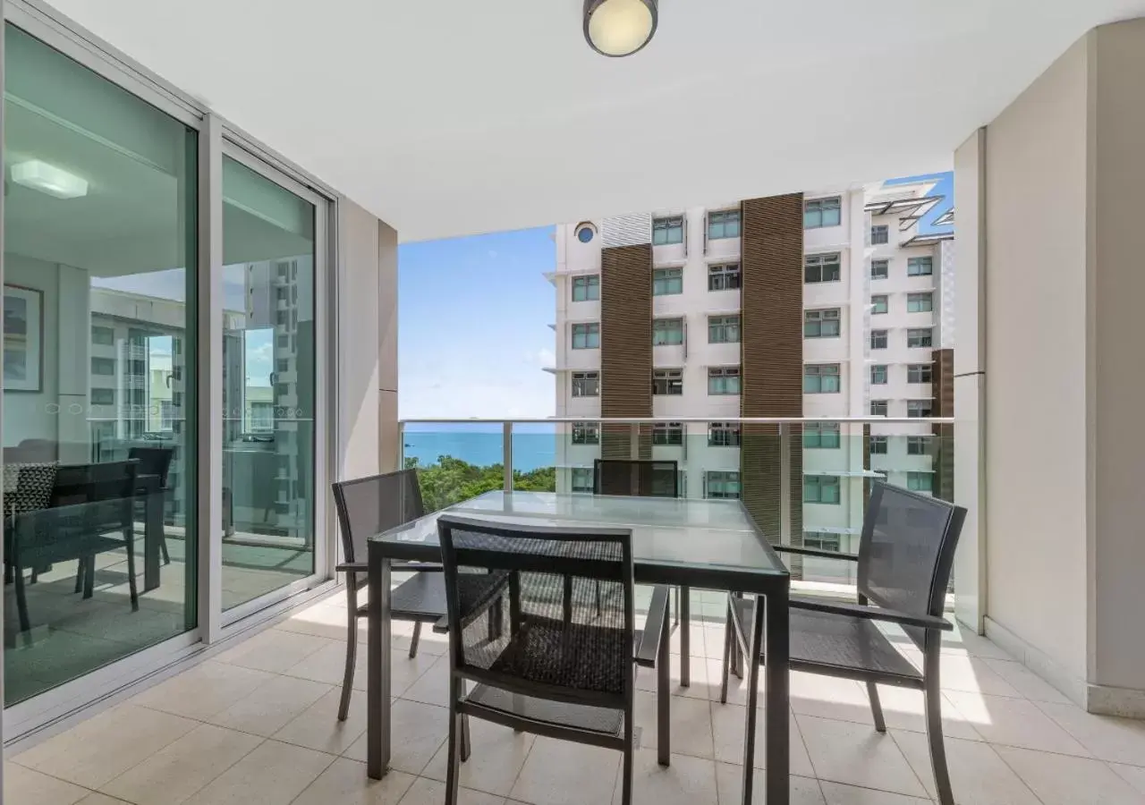 Balcony/Terrace in H on Mitchell Apartment Hotel