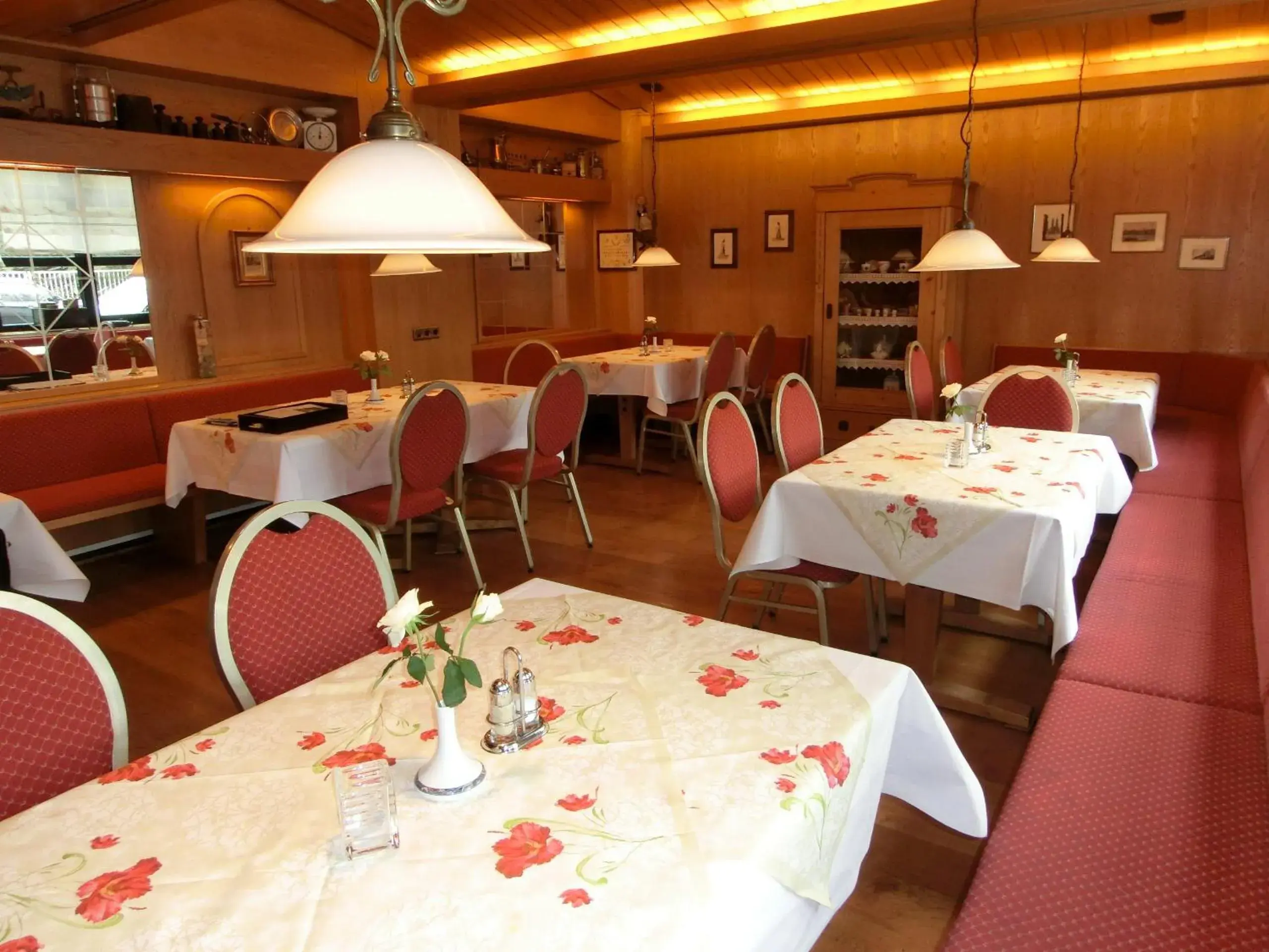 Restaurant/Places to Eat in Hotel Scholz