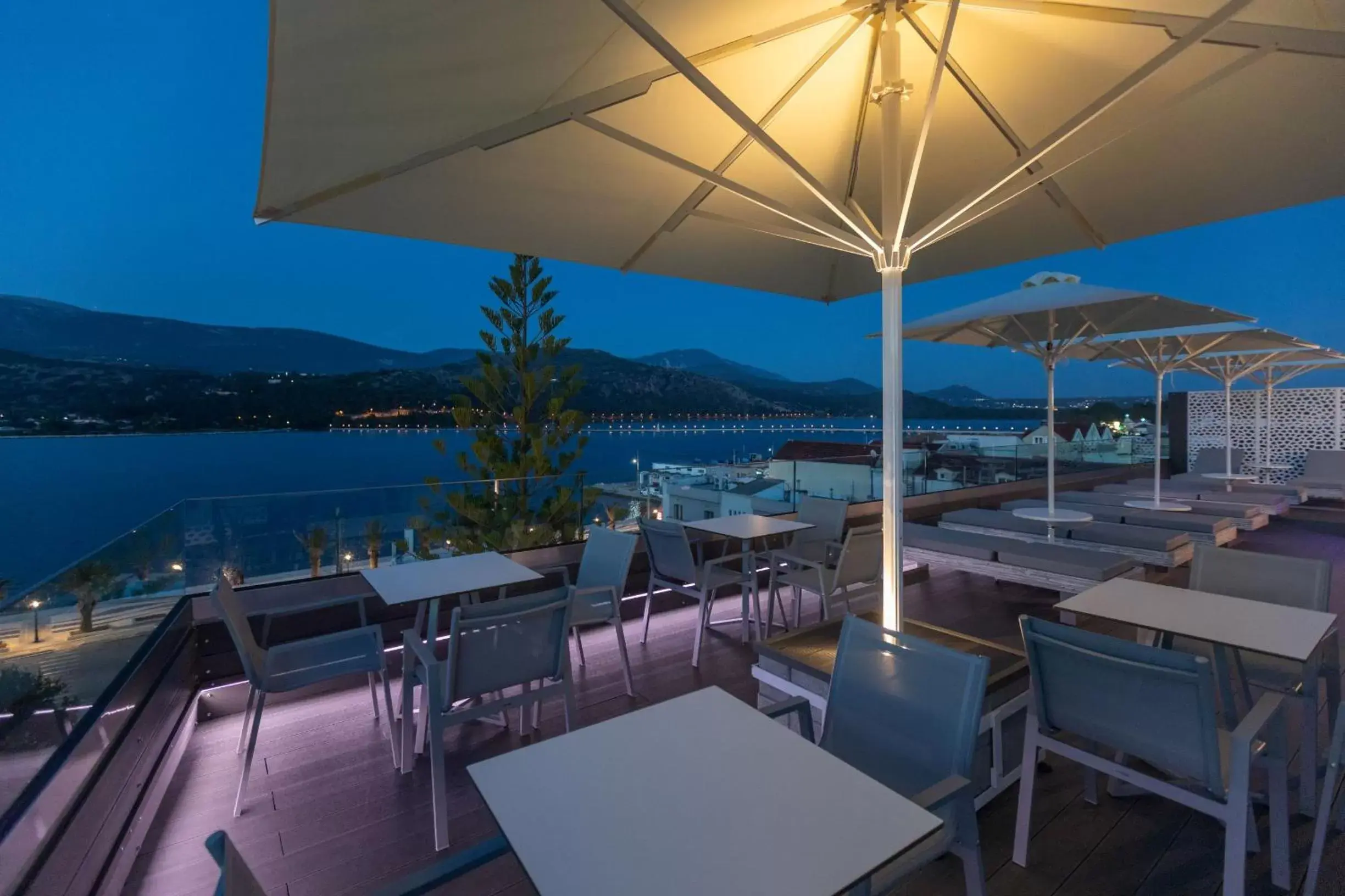 Balcony/Terrace, Restaurant/Places to Eat in Mouikis Hotel Kefalonia