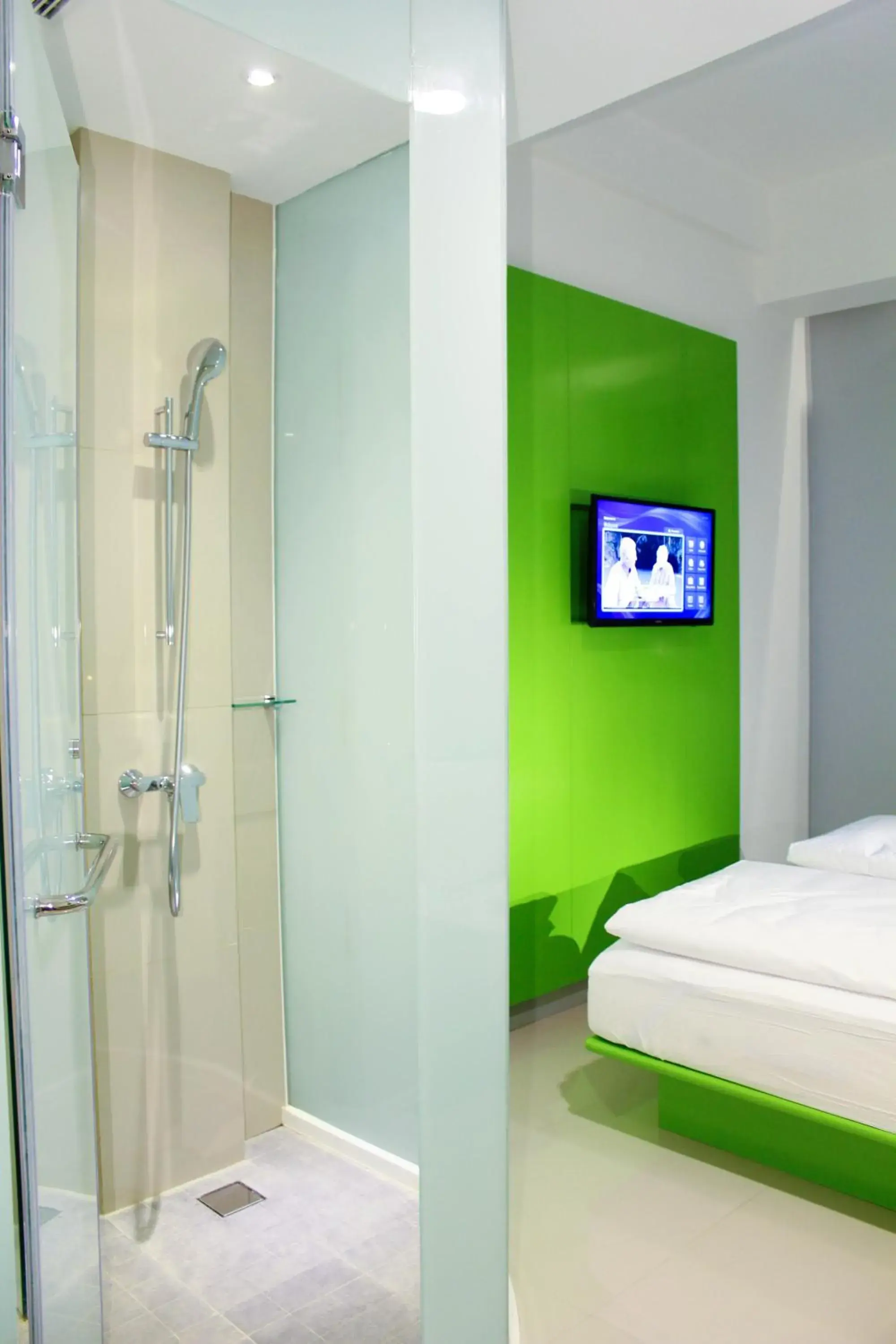 Bathroom in POP! Hotel Diponegoro Surabaya