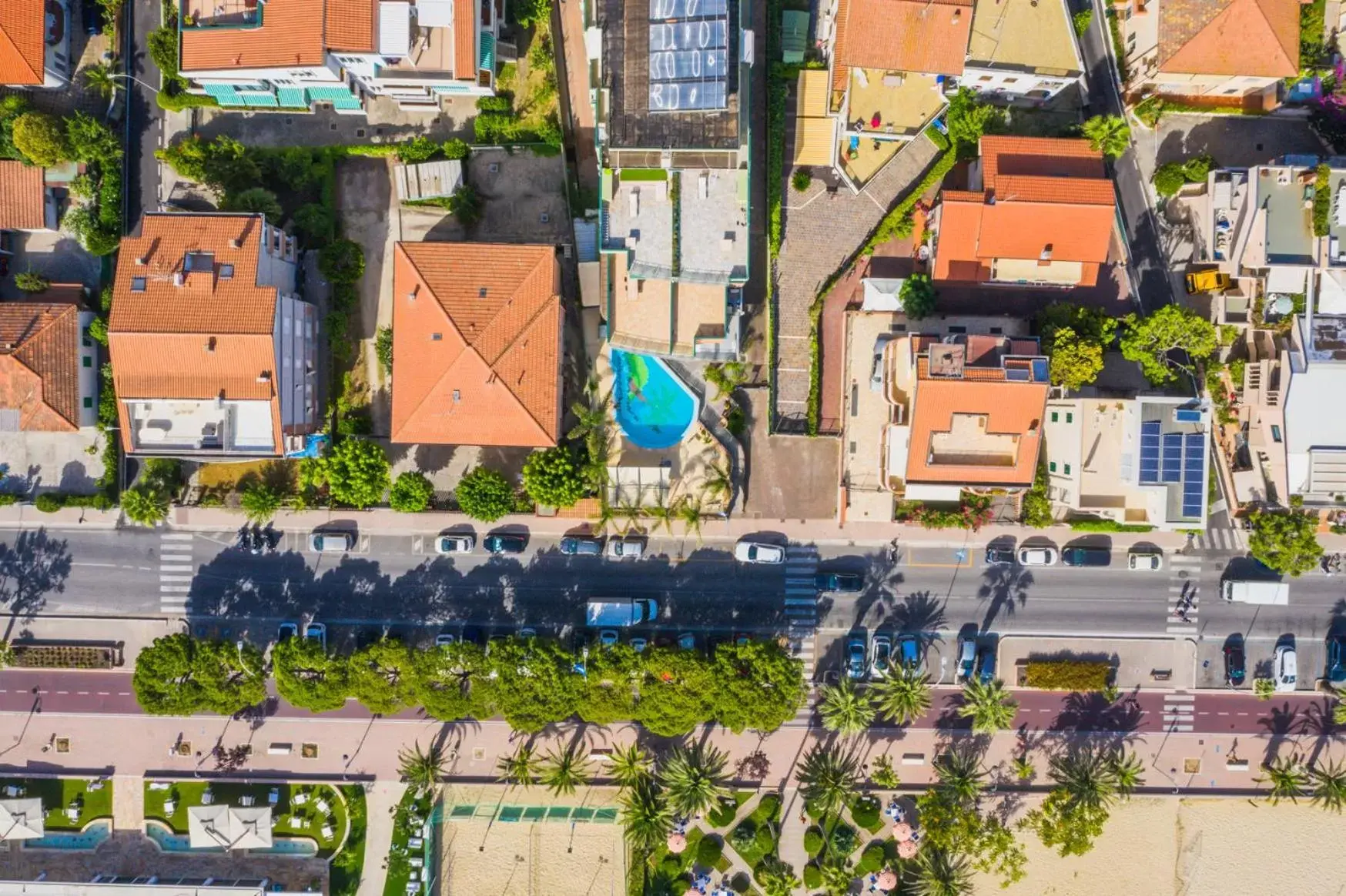 Bird's eye view, Bird's-eye View in Residence Playa