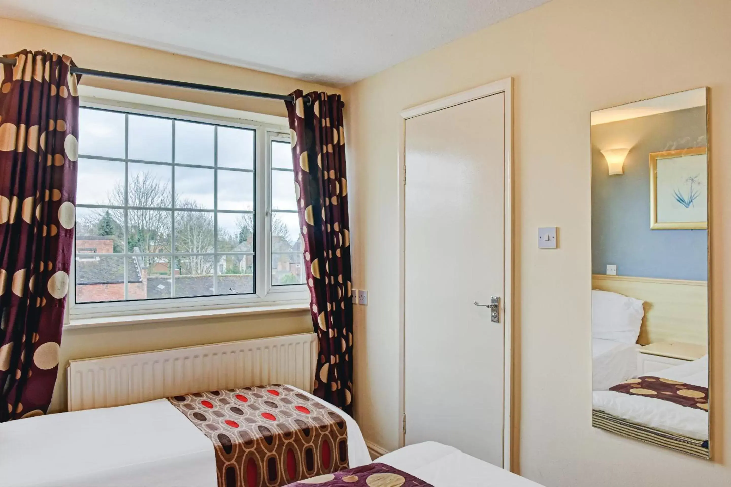 Bedroom, Bed in OYO Shilton Inn