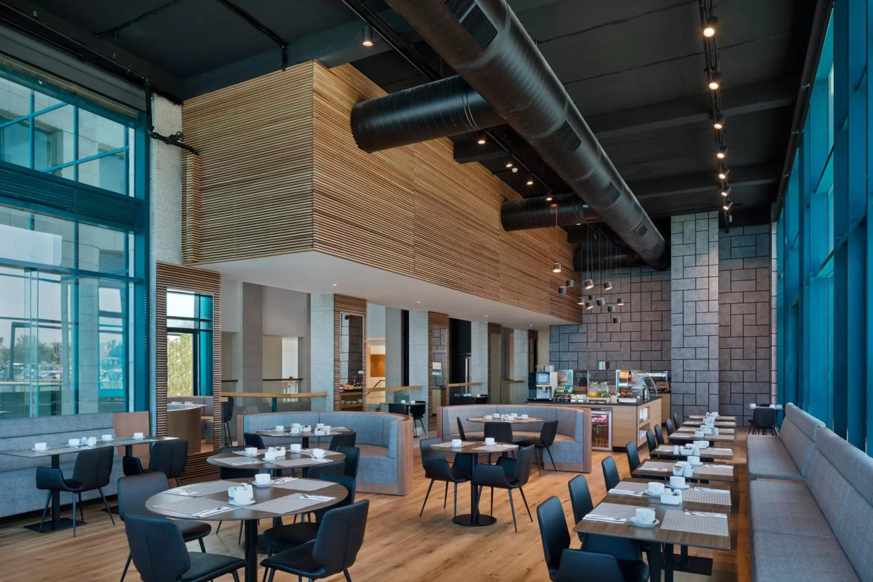 Restaurant/places to eat in Herbert Samuel Okeanos Suites Herzilya