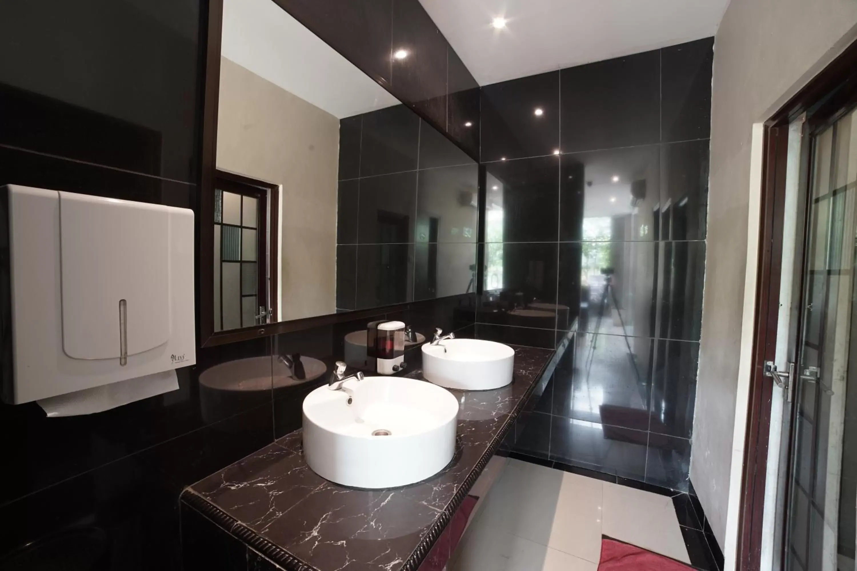 Bathroom in OS Hotel Batu Aji Batam