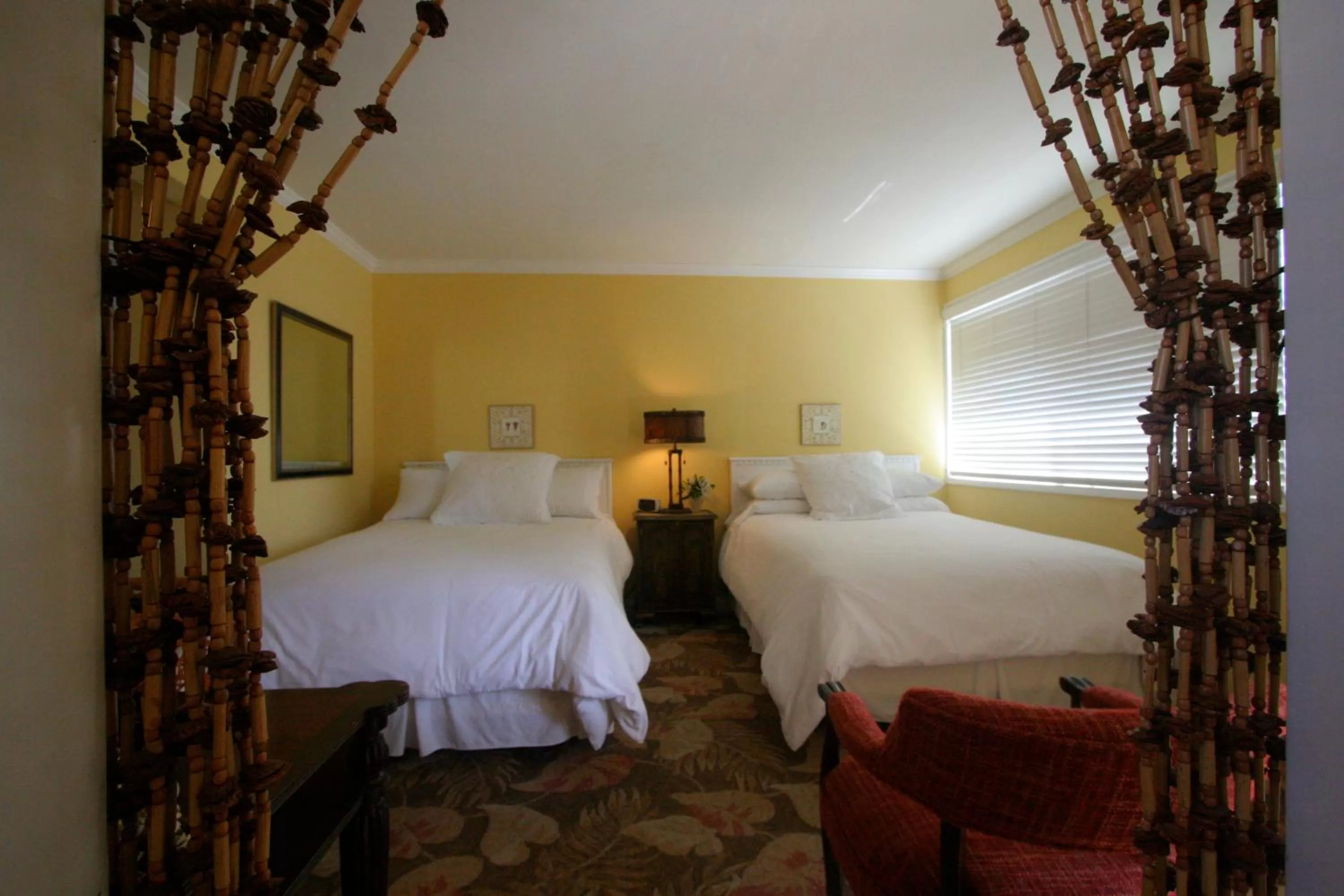 Bedroom, Bed in The Tides Laguna Beach