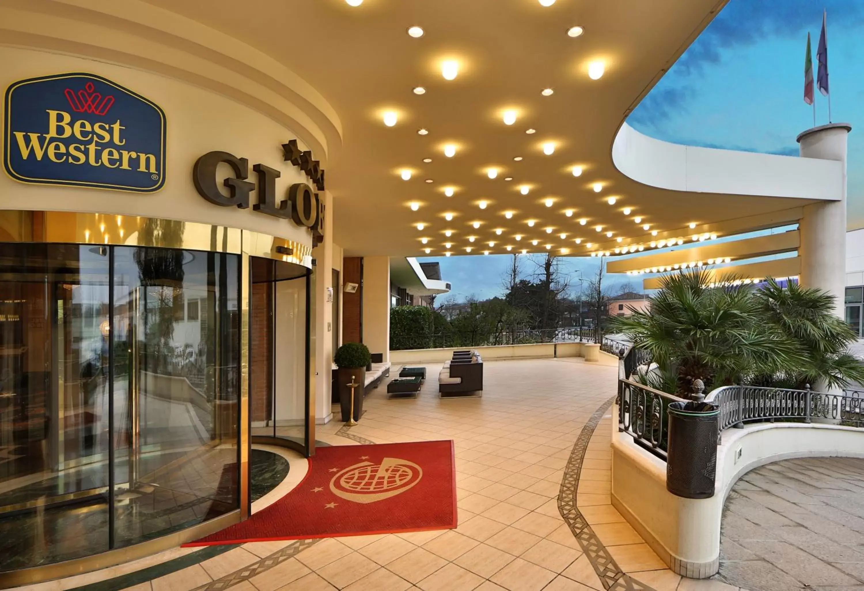 Facade/entrance in Best Western Hotel Globus City