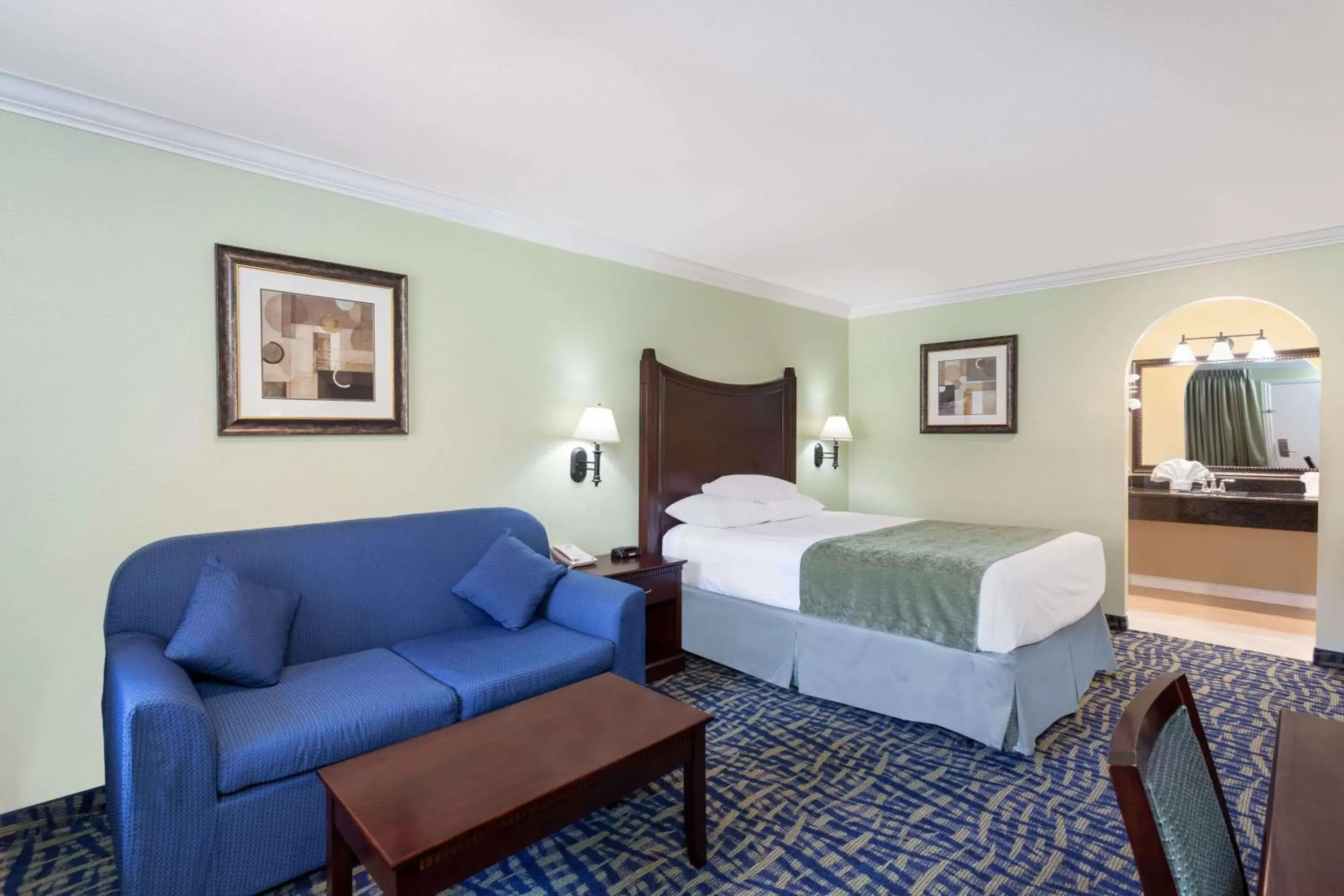 Photo of the whole room in Travelodge by Wyndham Orange County Airport/ Costa Mesa