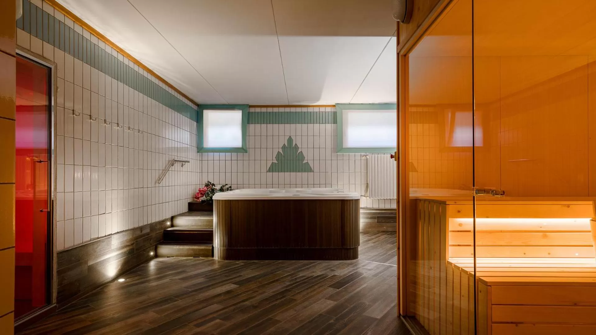 Hot Tub, Bed in Hotel Cristallo