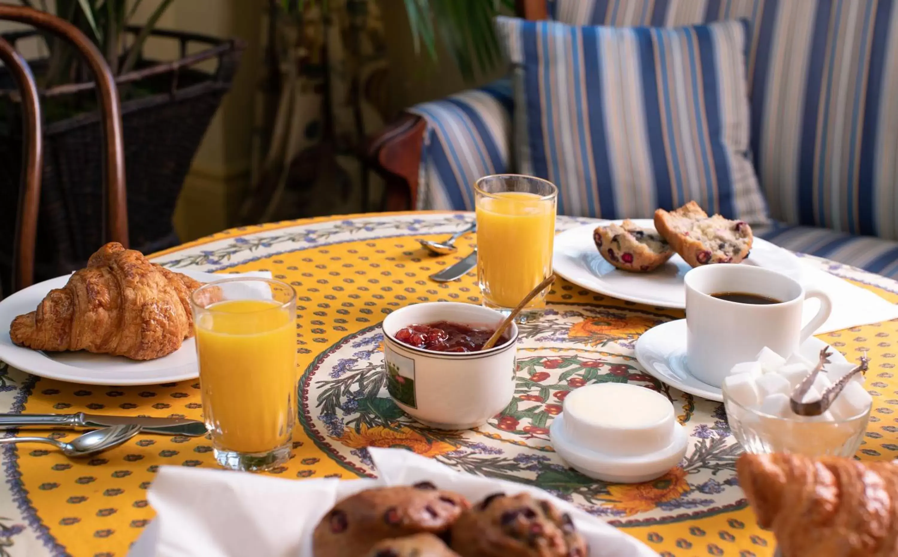 Breakfast in Golden Gate Hotel