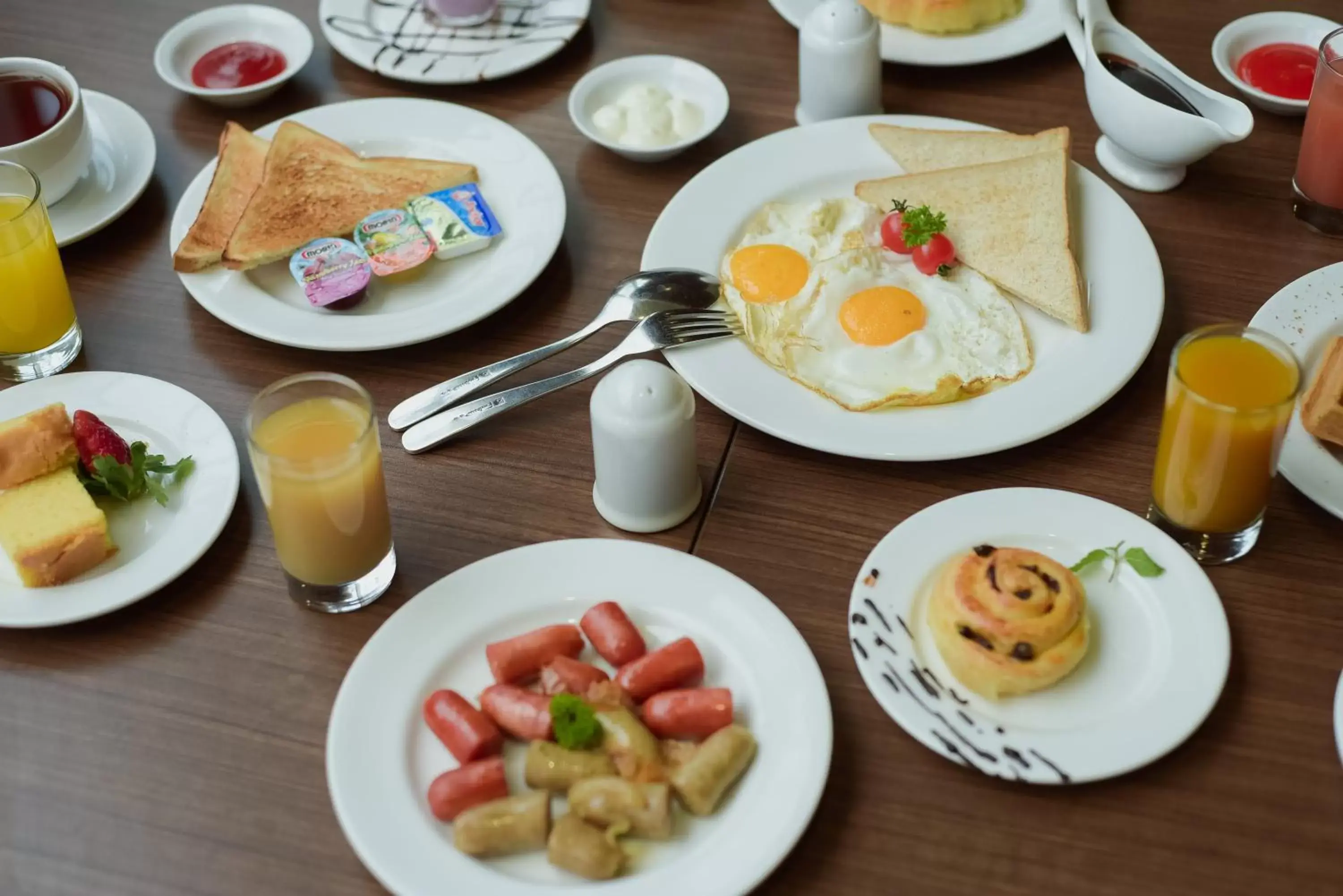 Buffet breakfast in Satoria Hotel Yogyakarta - CHSE Certified