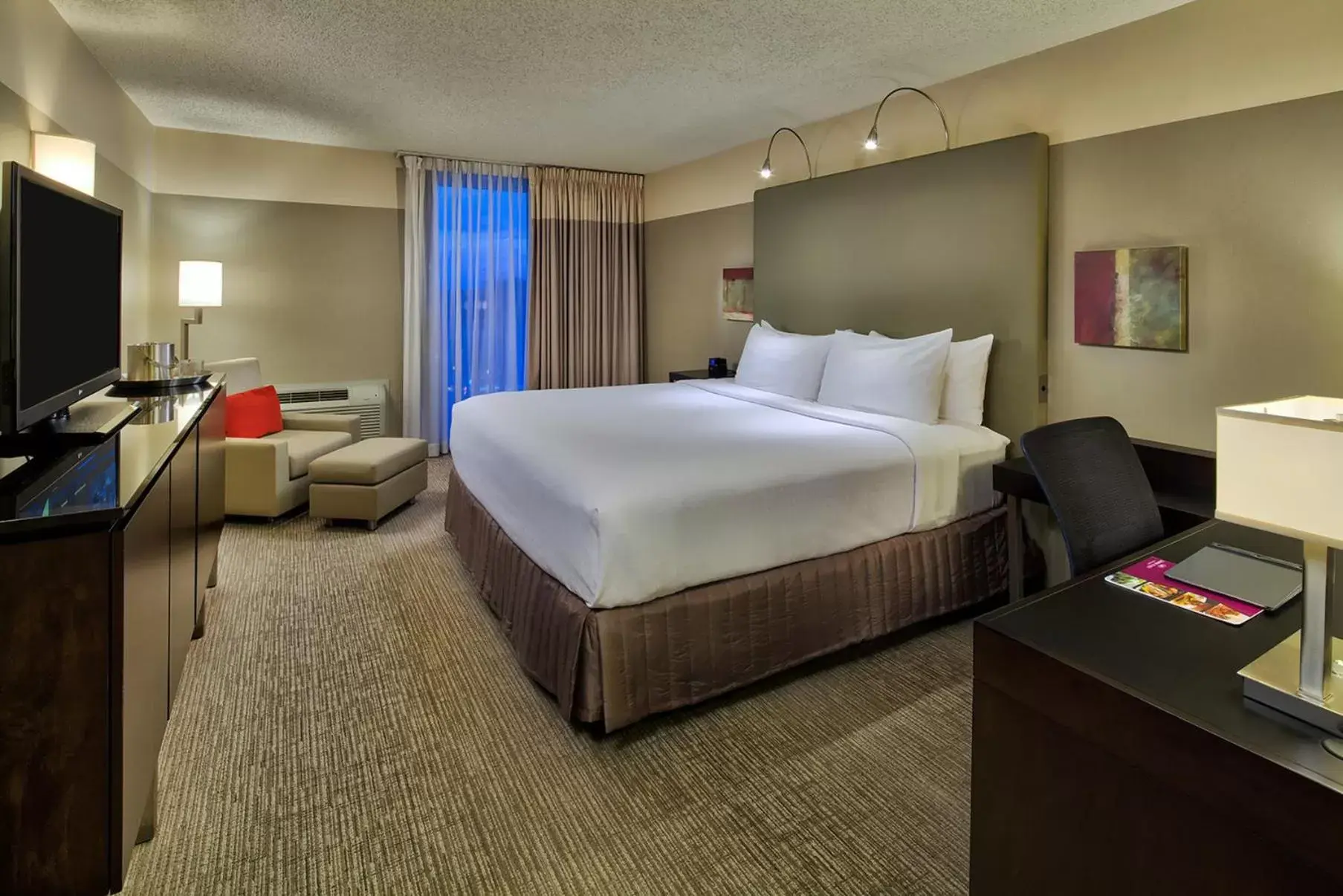 Photo of the whole room in Crowne Plaza - Chicago West Loop, an IHG Hotel