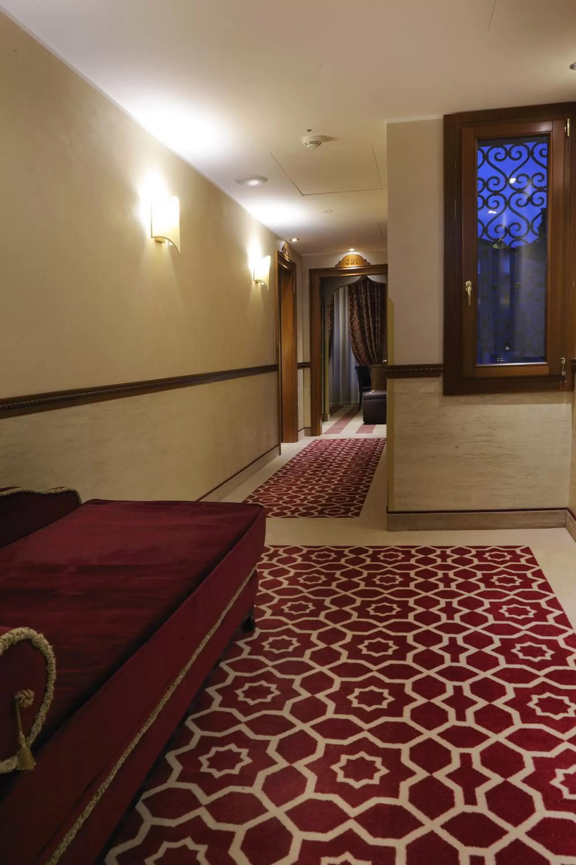 Decorative detail, Bed in Ai Mori d'Oriente Decorative detail, Bed in Ai Mori d'Oriente