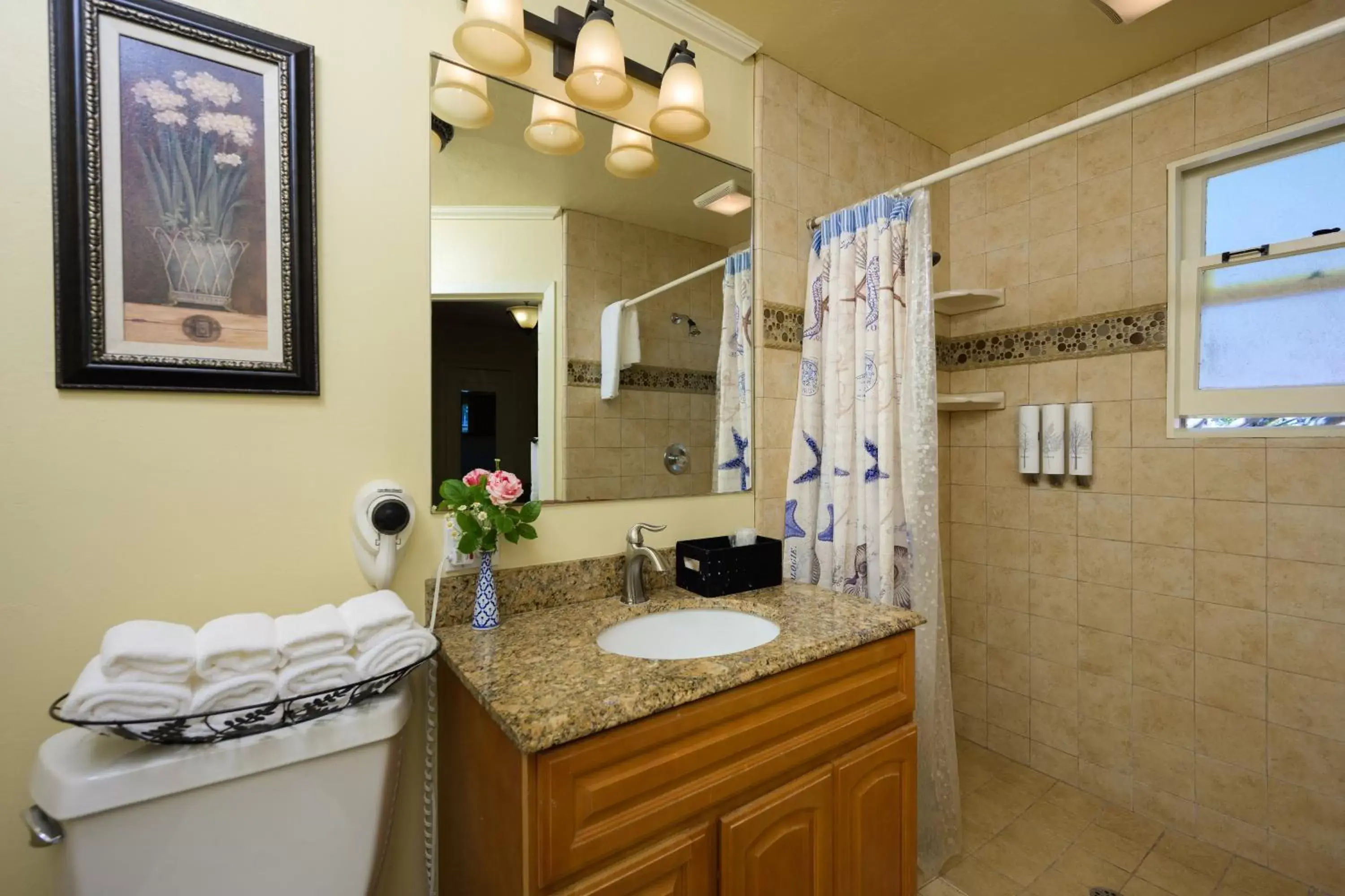 Shower, Bathroom in Marina Motel