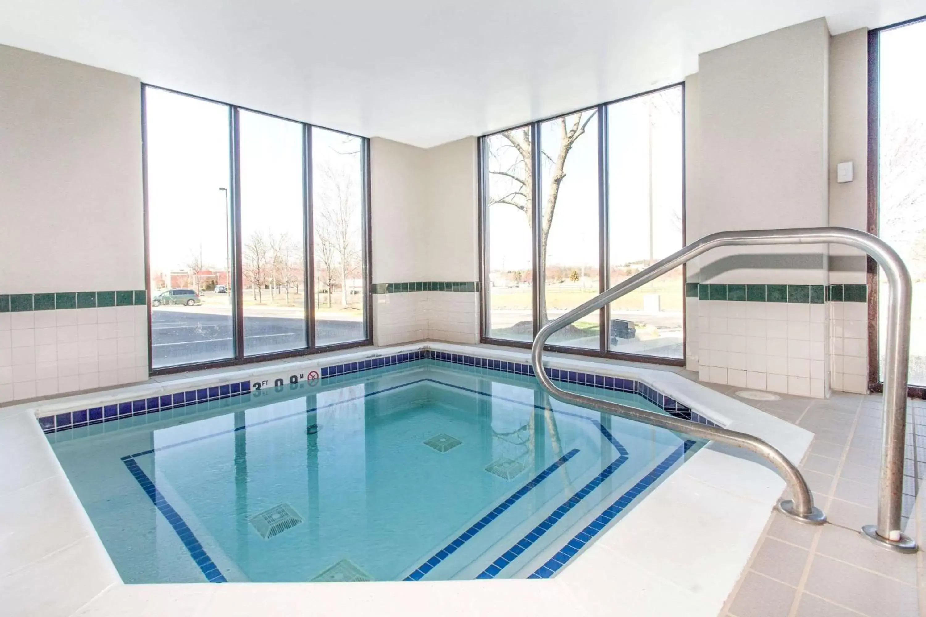 Hot Tub in Wingate by Wyndham - Dulles International
