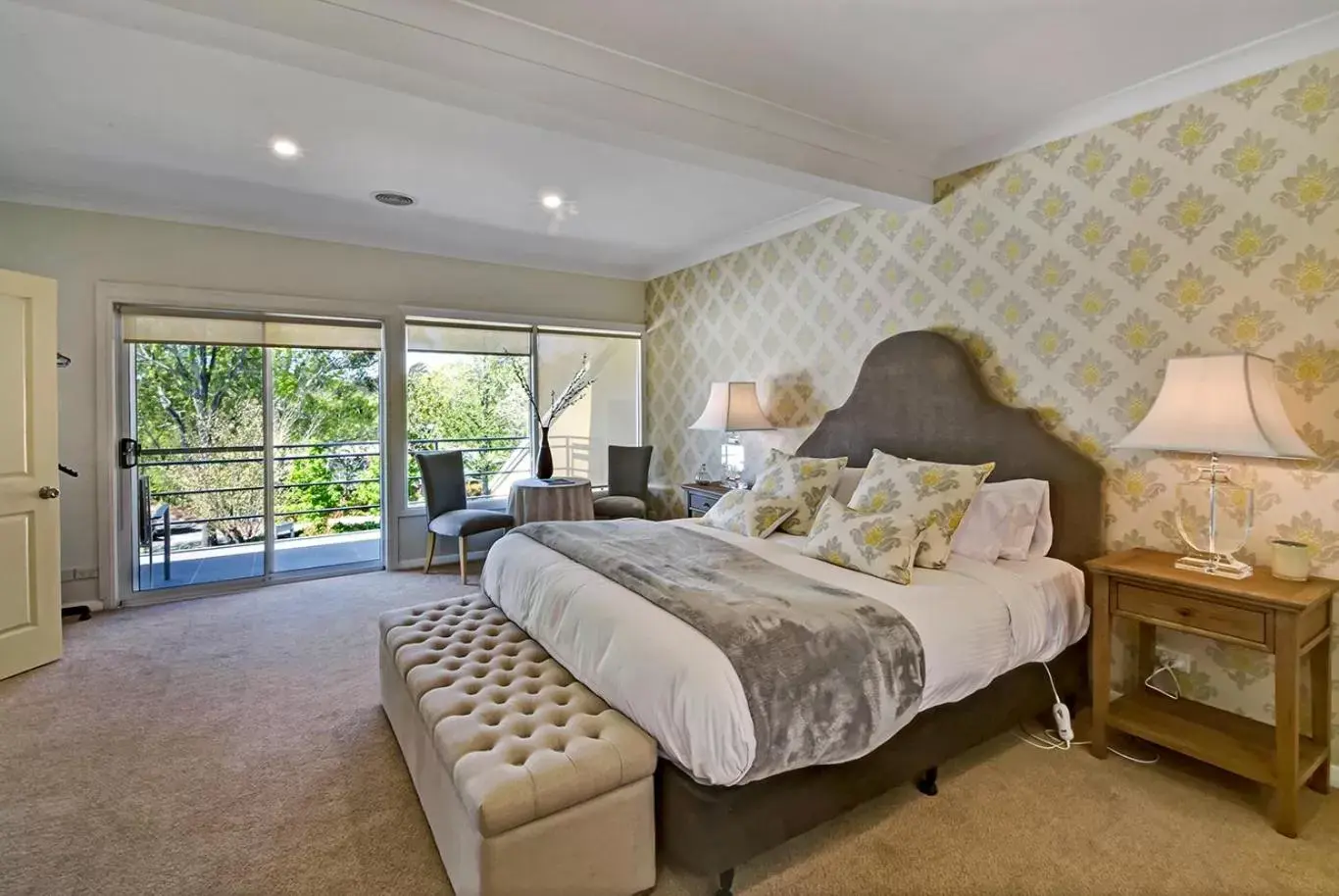 Bedroom, Bed in Bundanoon Lodge