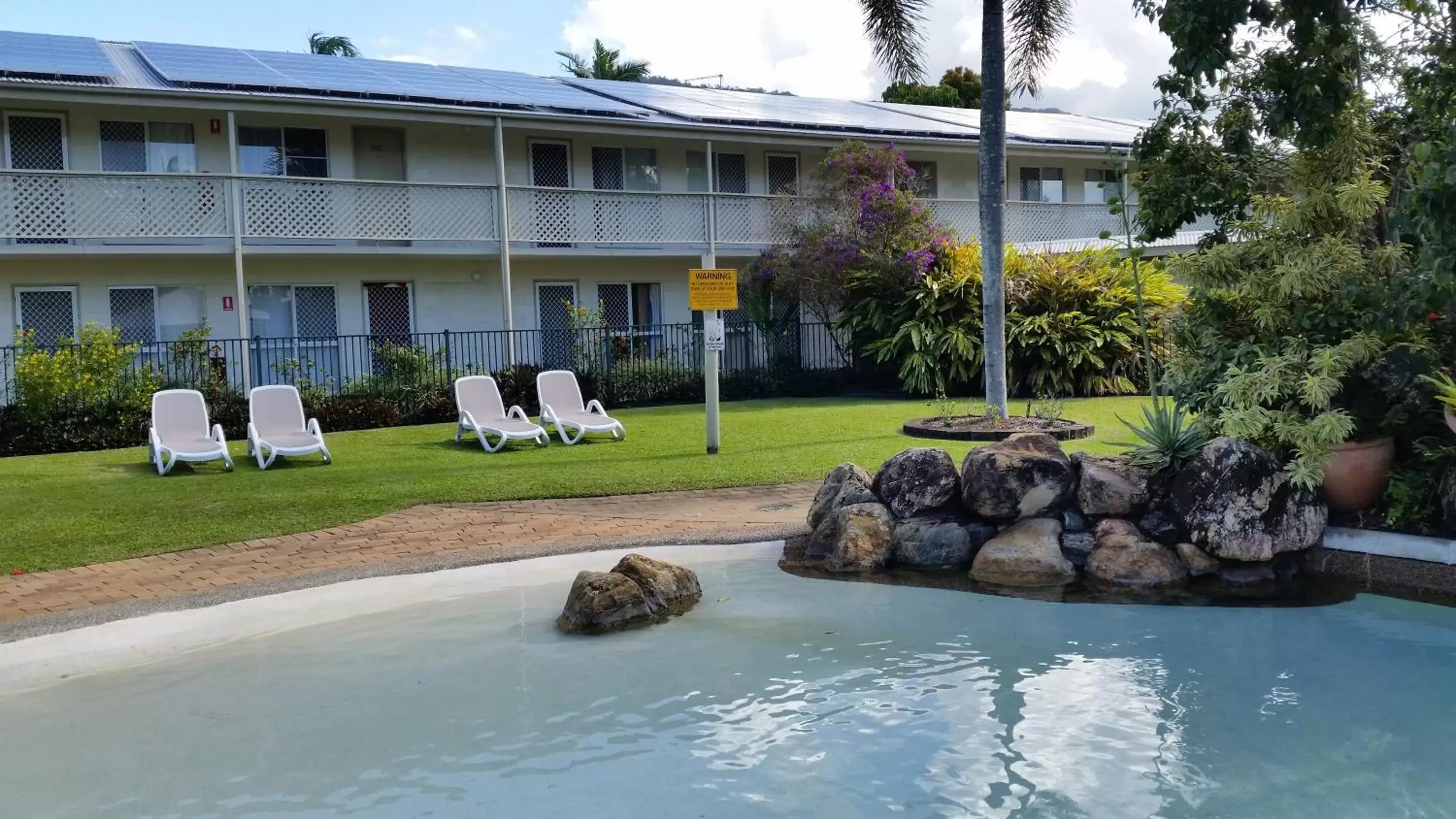 Swimming pool in Cairns Gateway Resort