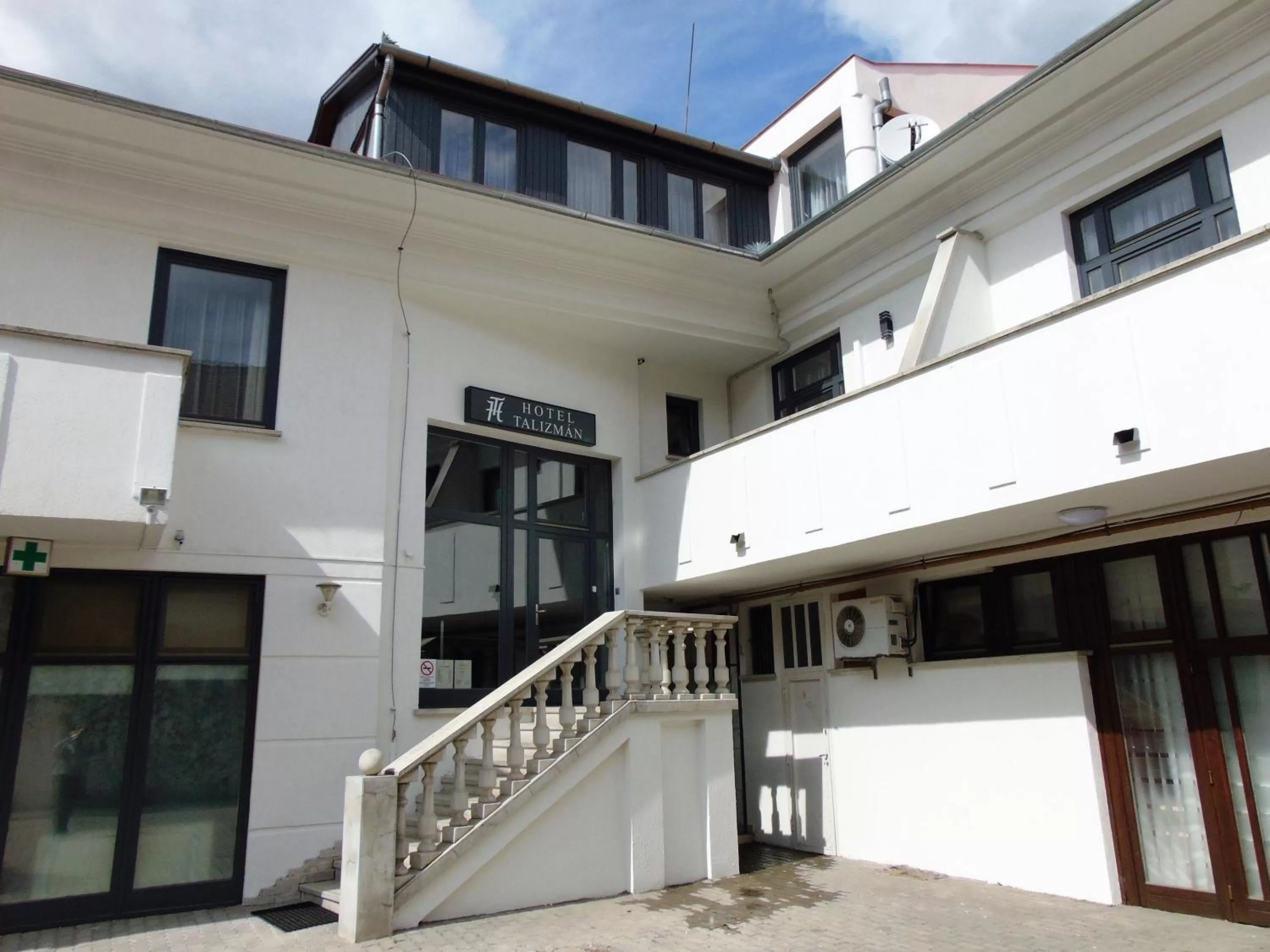 Facade/entrance in Hotel Talizmán
