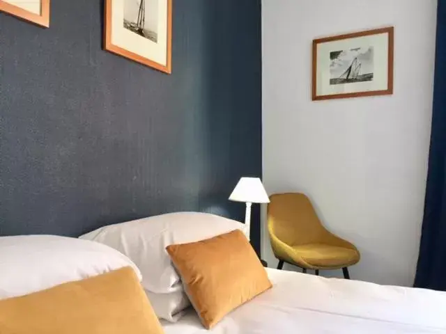 Bed in Hôtel Coeur De Loire