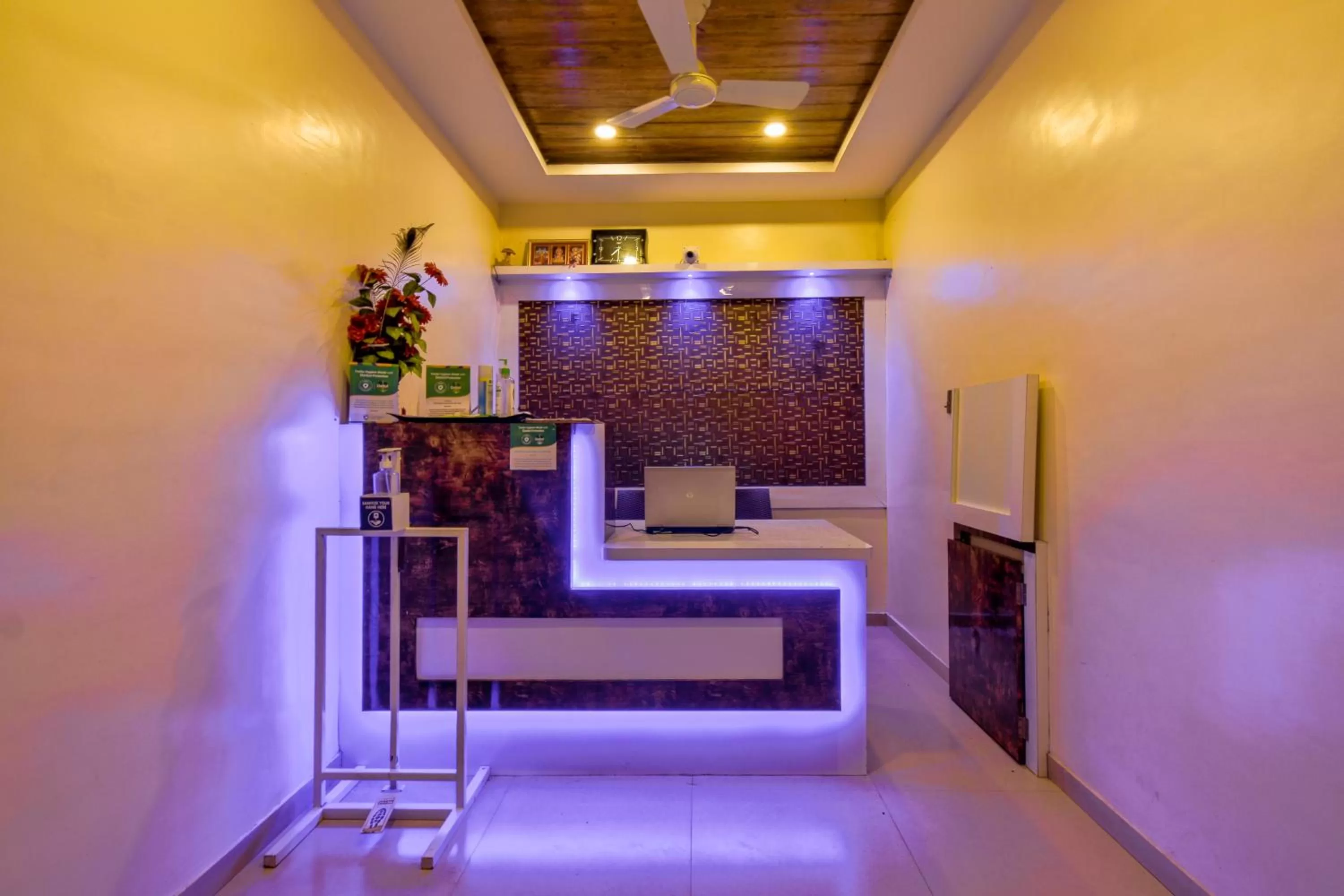 Lobby or reception, Bed in Treebo Prince Palace