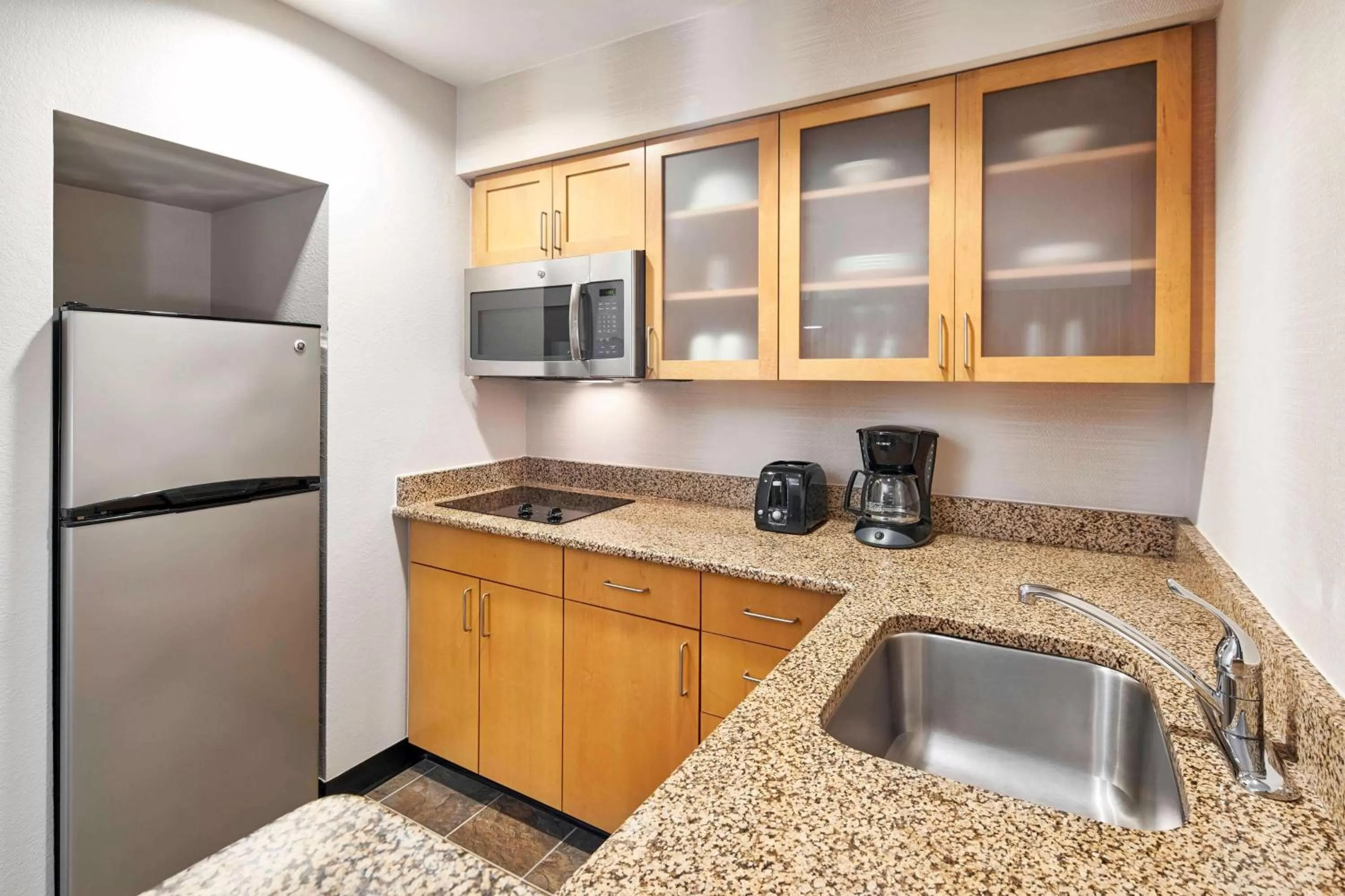 Kitchen or kitchenette in Sonesta ES Suites Annapolis