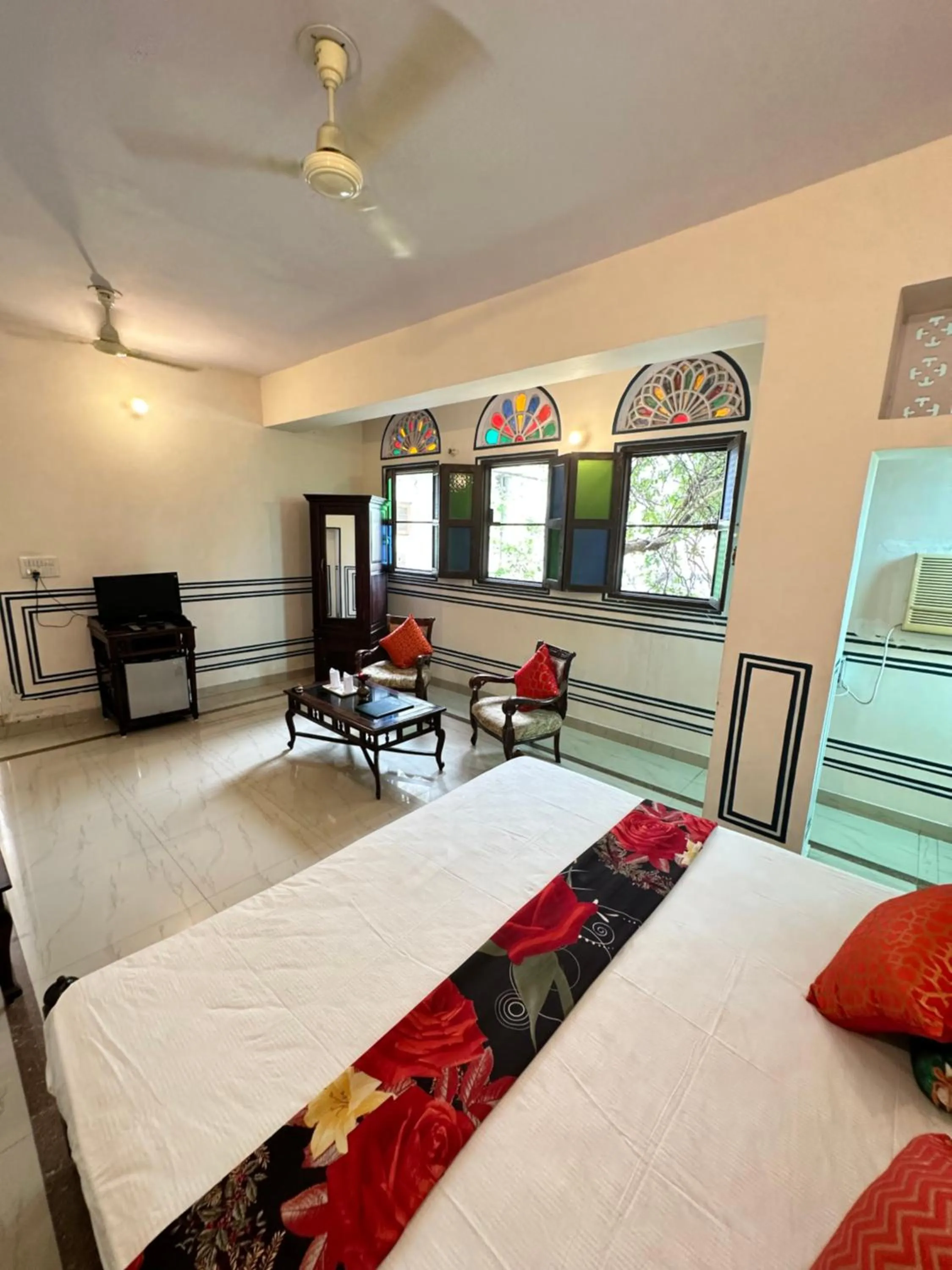 Bed in Rawla Mrignayani Palace