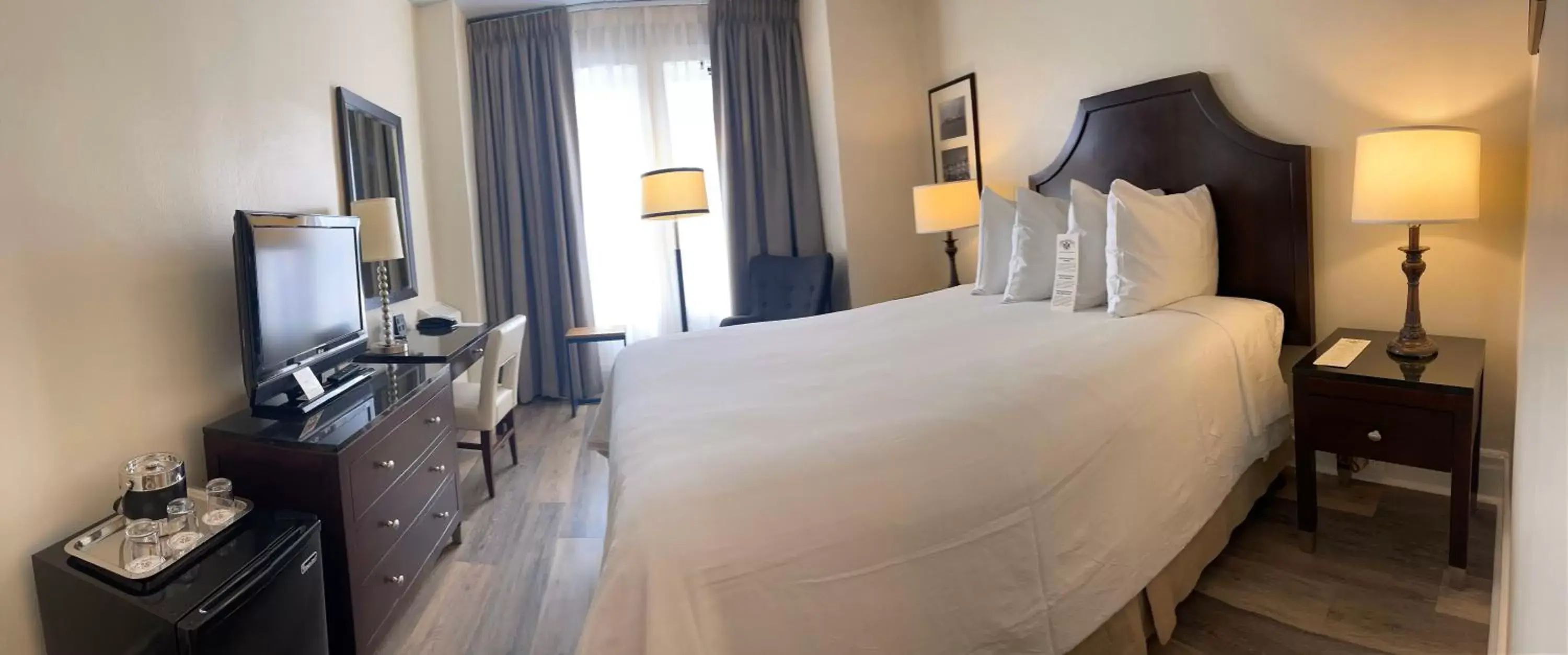 Bedroom, Bed in Chancellor Hotel on Union Square Bedroom, Bed in Chancellor Hotel on Union Square