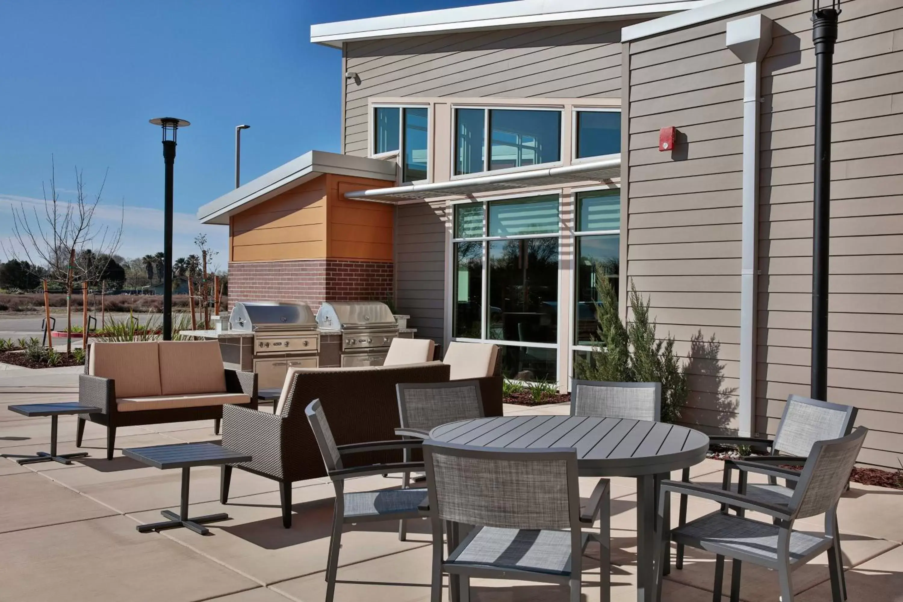 Property building in Residence Inn Sacramento Davis