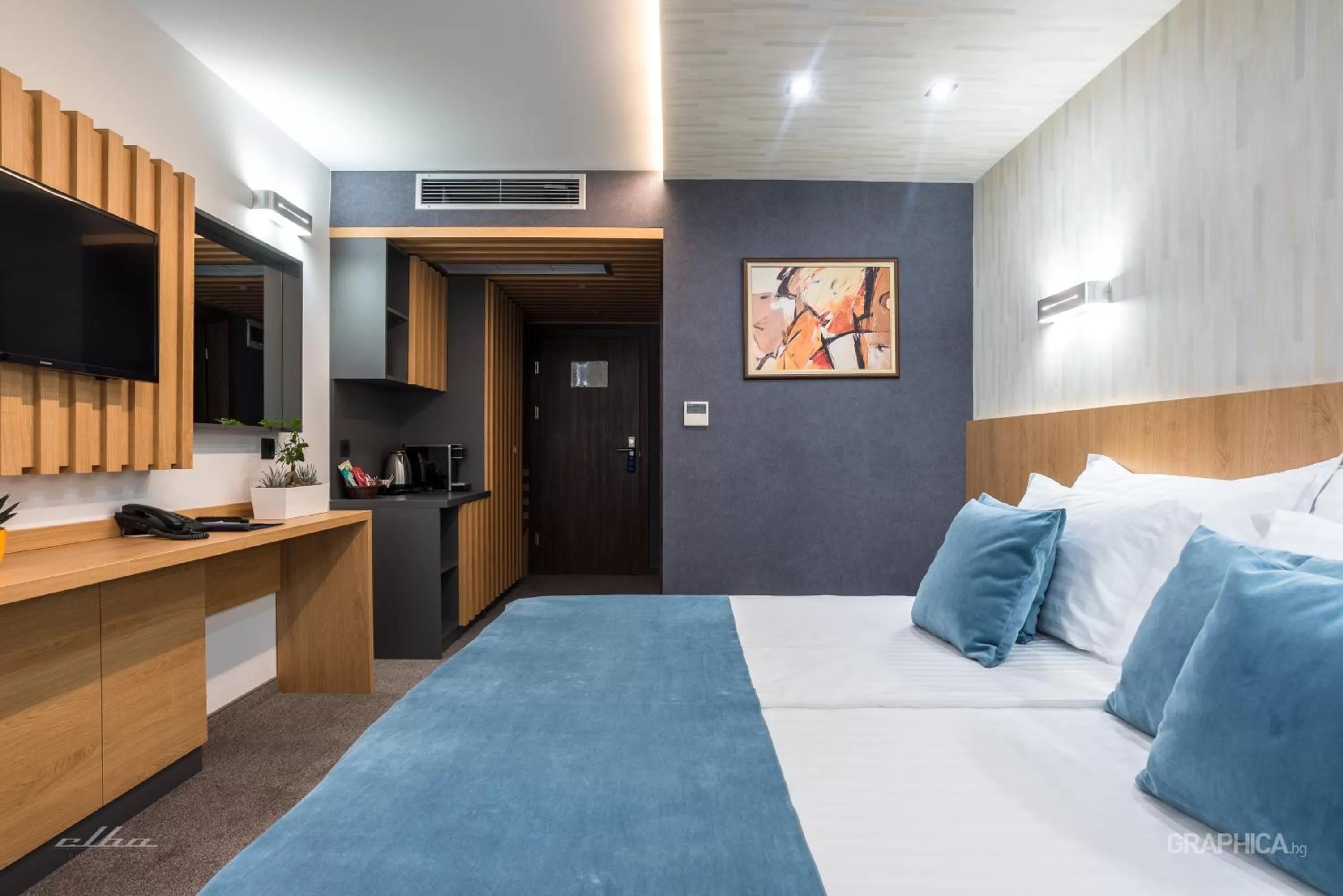 Bed in 103 Degrees Hotel & Spa