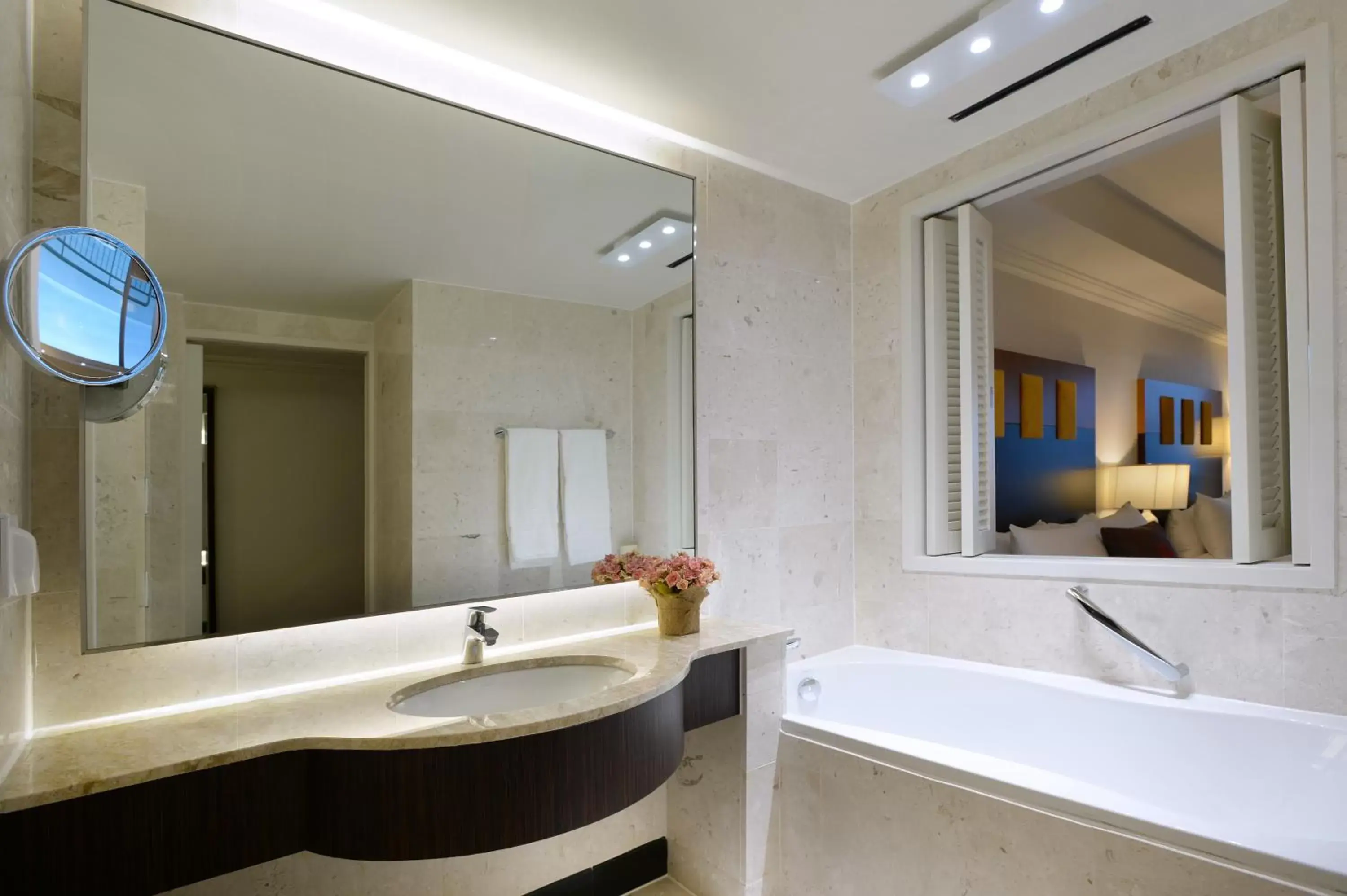 Bathroom in Ramada Plaza by Wyndham Jeju Ocean Front Bathroom in Ramada Plaza by Wyndham Jeju Ocean Front