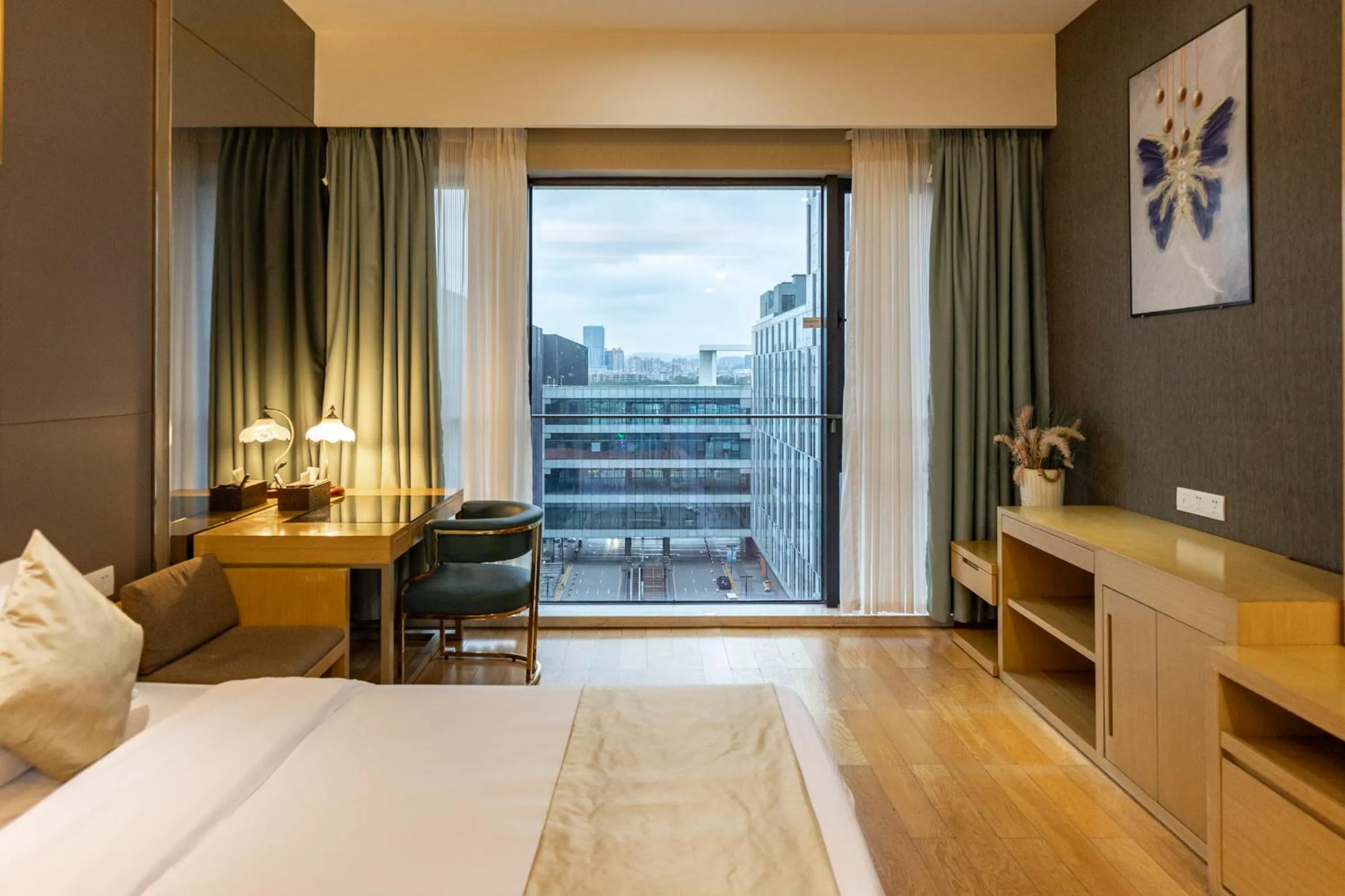 Bed in Guangzhou Xing Yi International Apartment - Poly World Branch