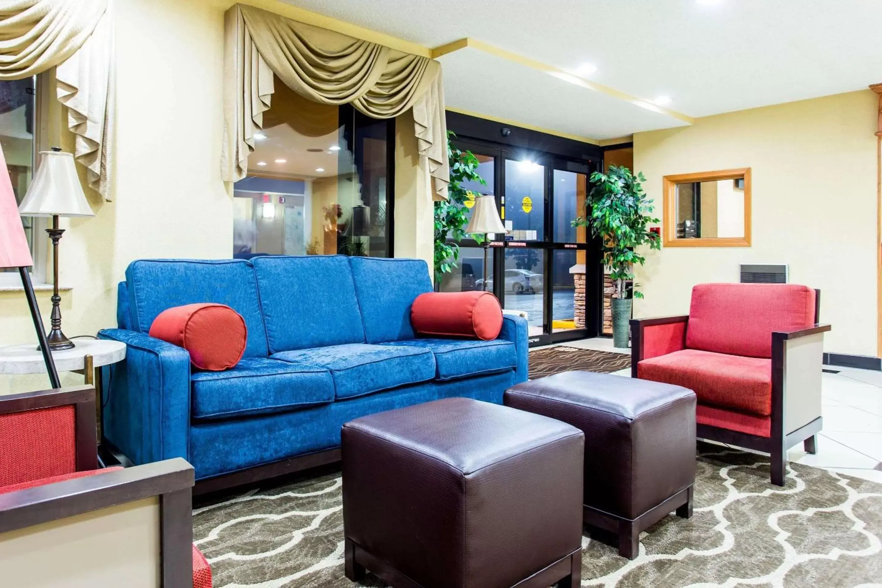 Lobby or reception, Seating Area in Comfort Inn Columbia -Bush River