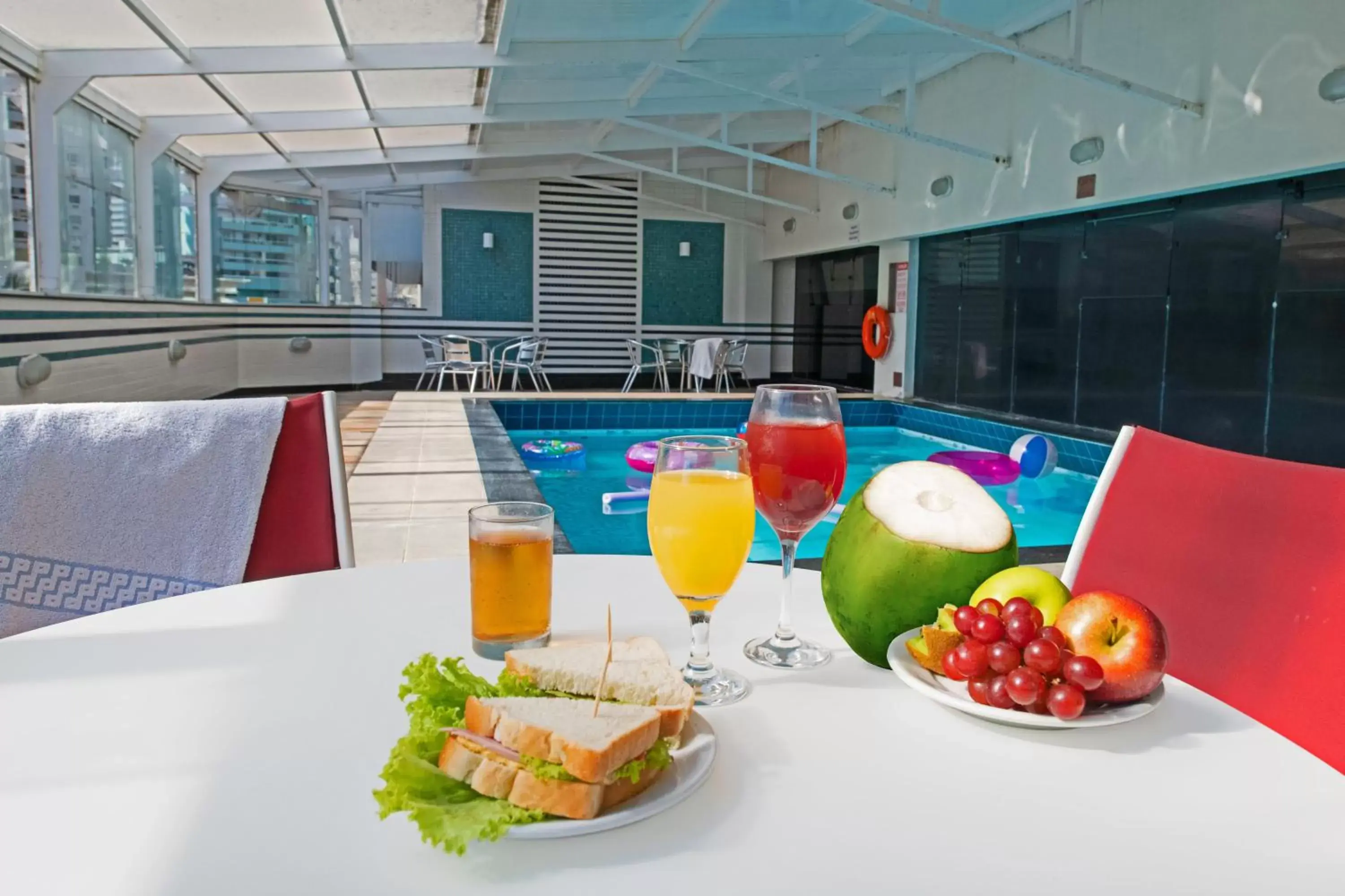 Swimming pool in Atobá Praia Hotel