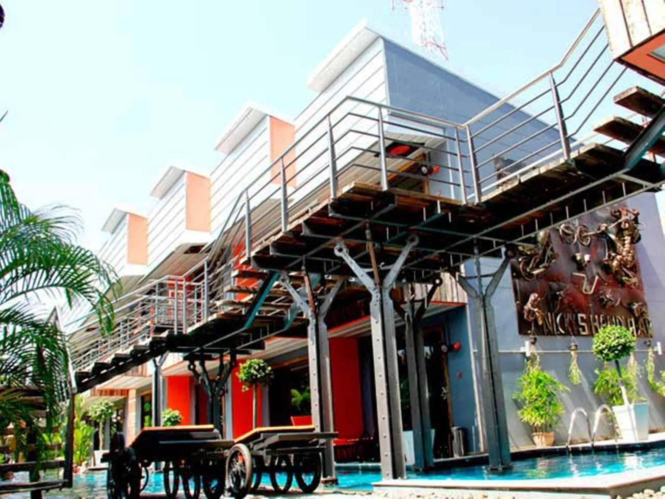 Restaurant/places to eat in Nicky's Handlebar