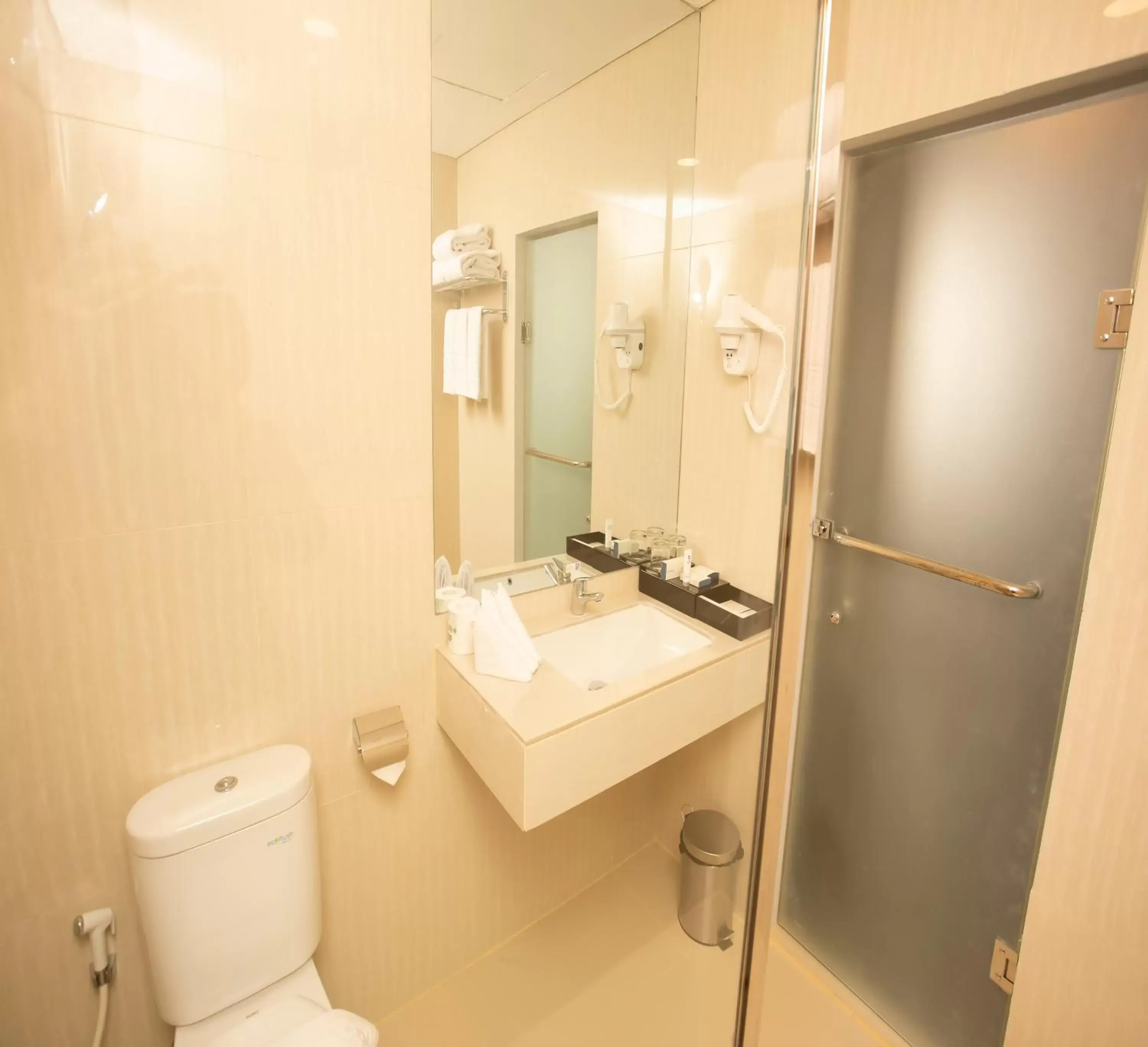 Bathroom in Best Western Batang Garing