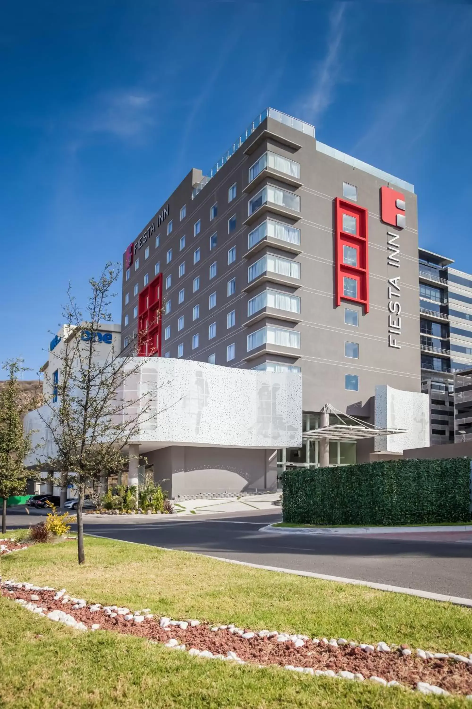 Property building in Fiesta Inn Queretaro Centro Sur Property building in Fiesta Inn Queretaro Centro Sur