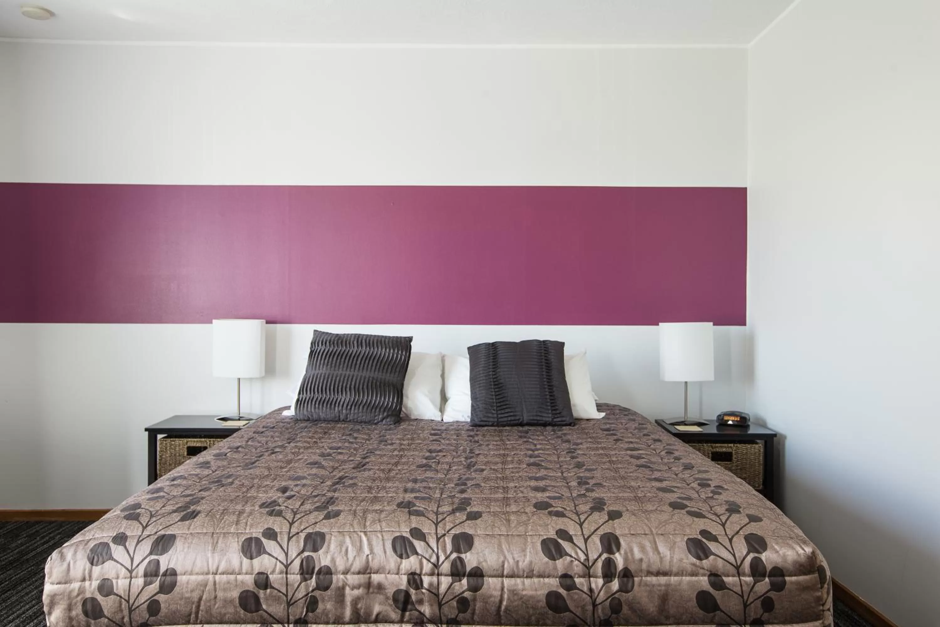 Bedroom, Bed in Argyle On The Park - Central Christchurch Motel Overlooking Hagley Park