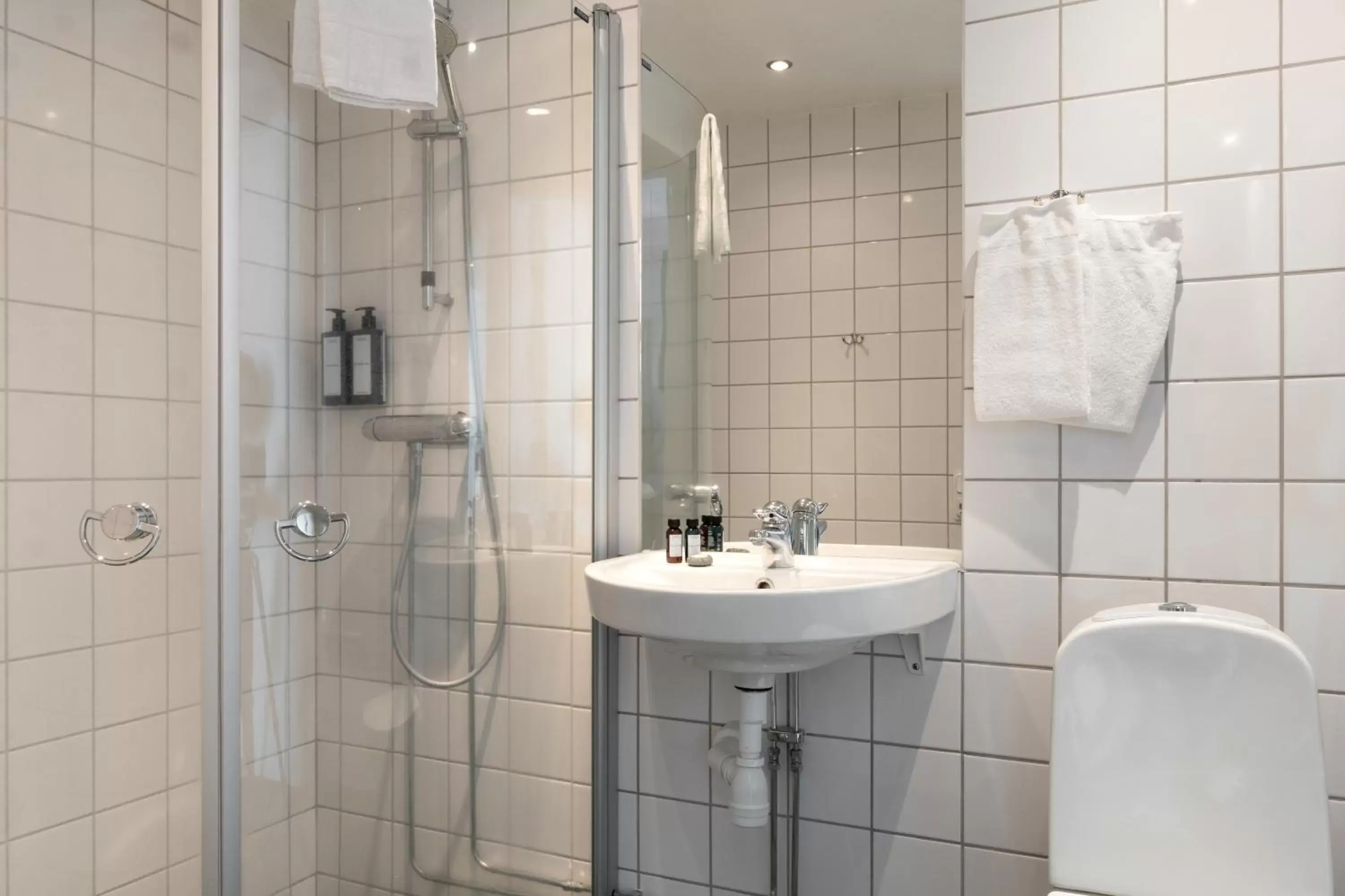 Photo of the whole room, Bathroom in Elite Stadshotellet Växjö