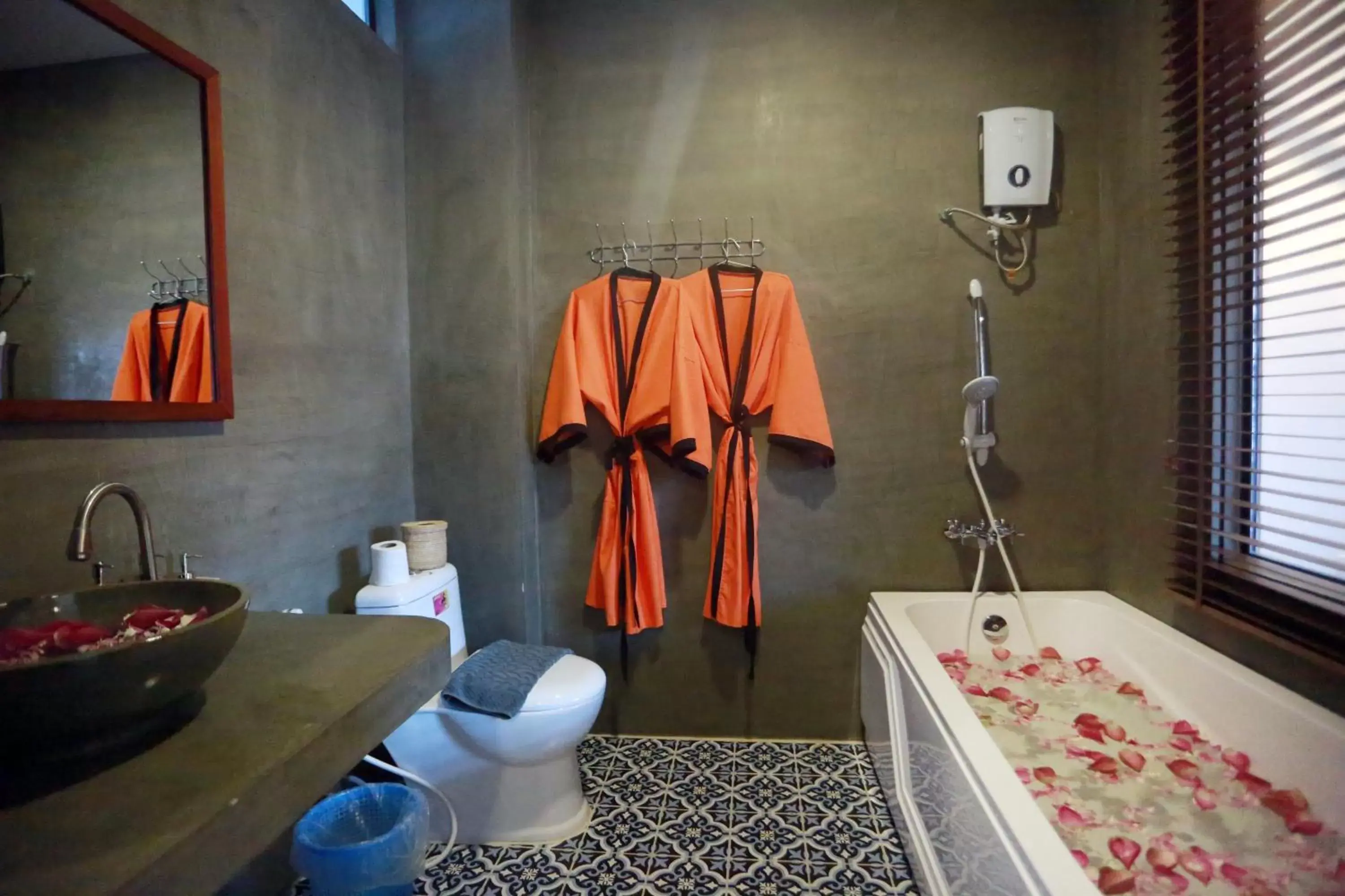 Shower, Bathroom in Central Corner d'Angkor