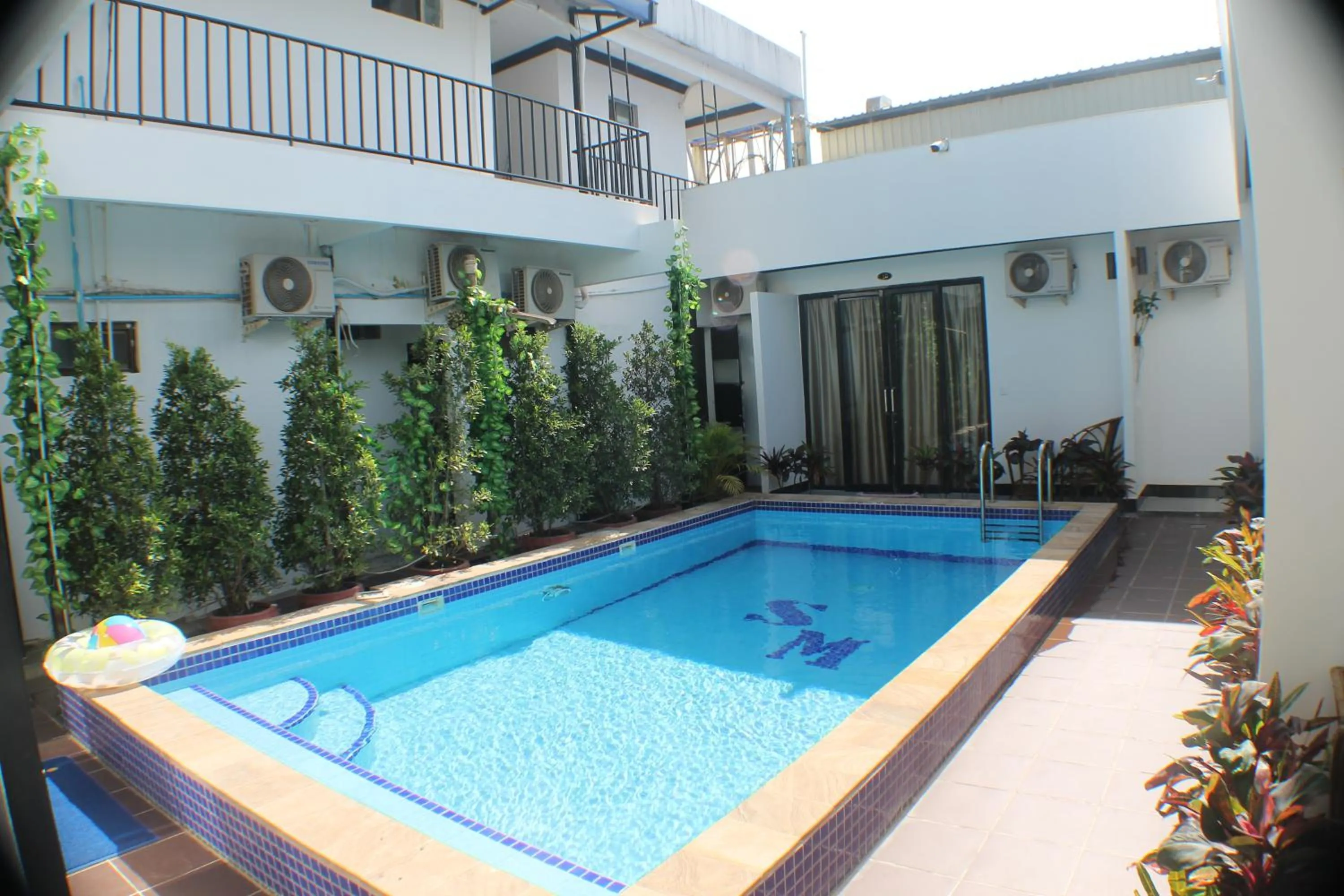 Swimming pool in Sofinny Motel