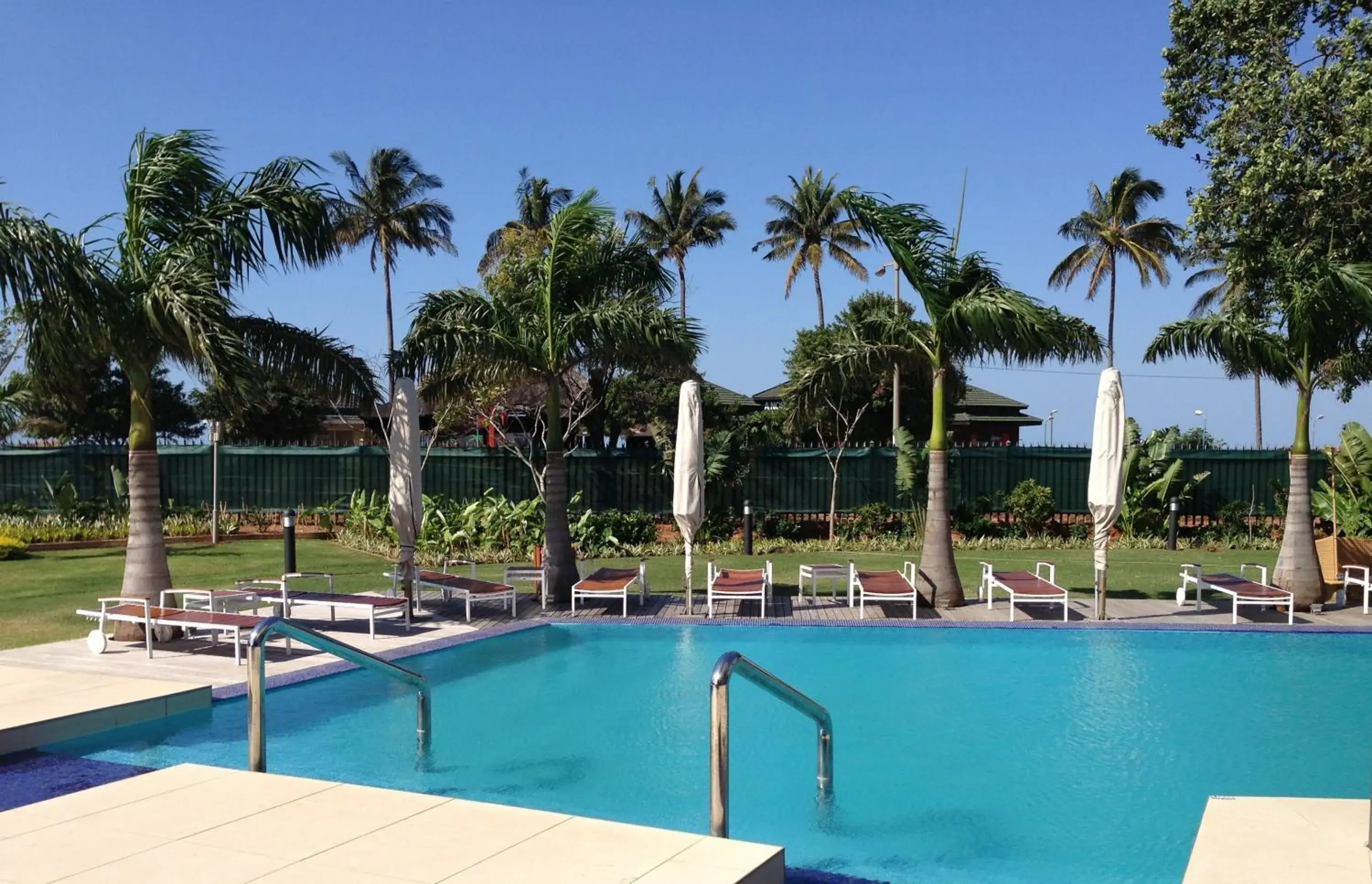 Garden, Swimming Pool in Radisson Blu Hotel & Residence Maputo