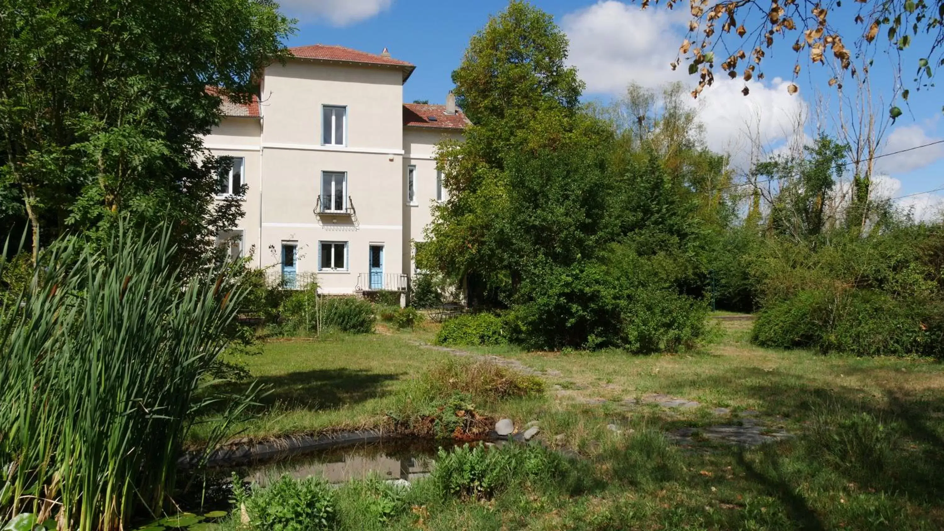 Property Building in Chambres d'hôtes les Bruyères