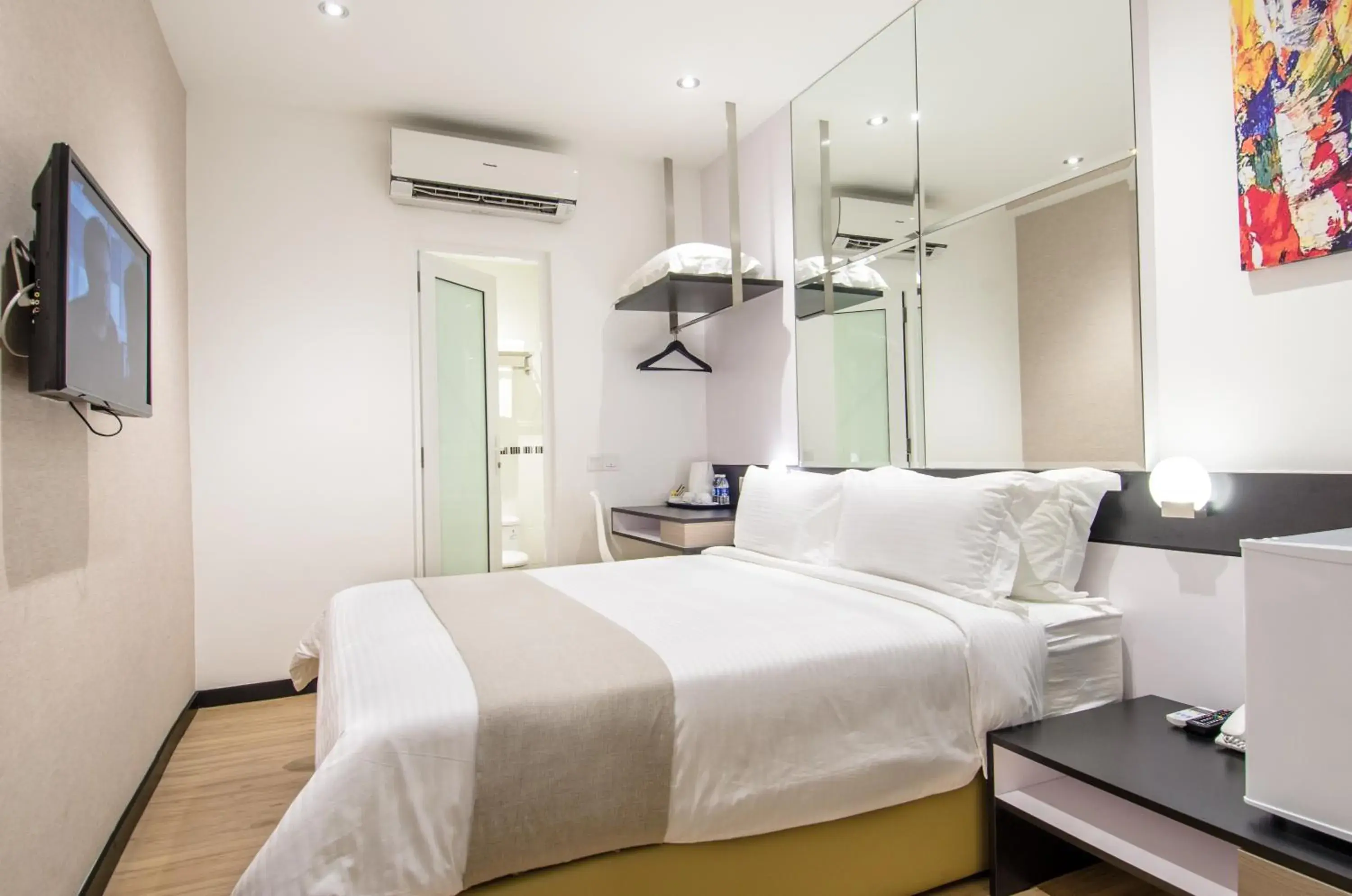Photo of the whole room, Bed in 12FLY Hotel Kuala Lumpur