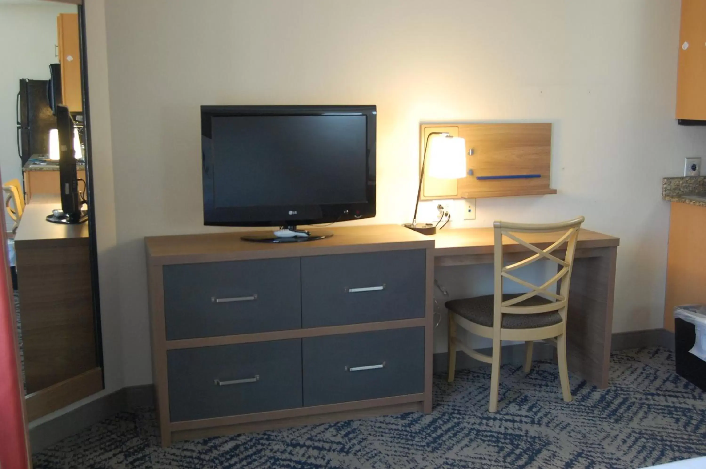 Photo of the whole room, TV/Entertainment Center in Candlewood Suites Harrisburg I-81 Hershey Area, an IHG Hotel