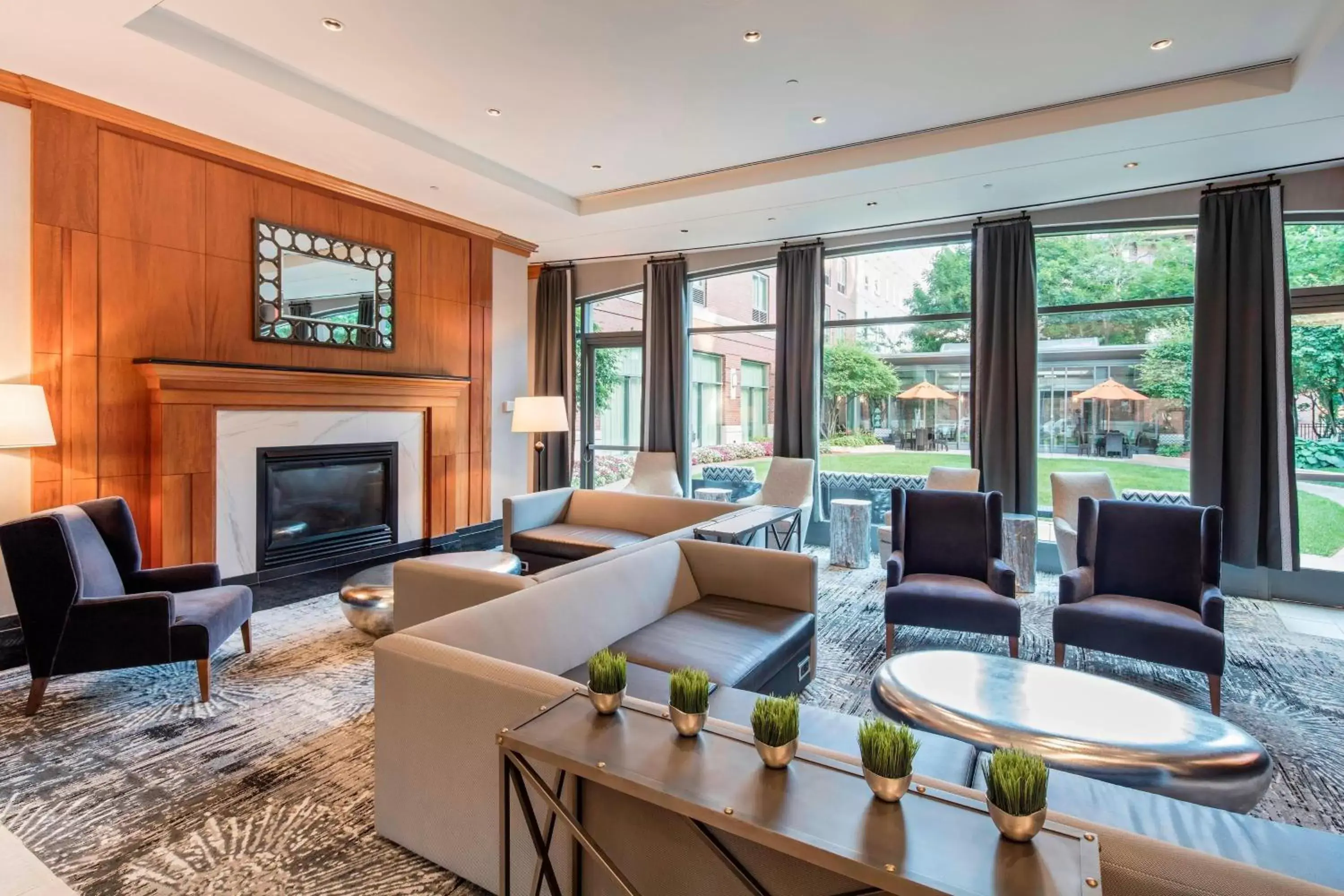 Lobby or reception, Seating Area in Courtyard by Marriott Boston Brookline