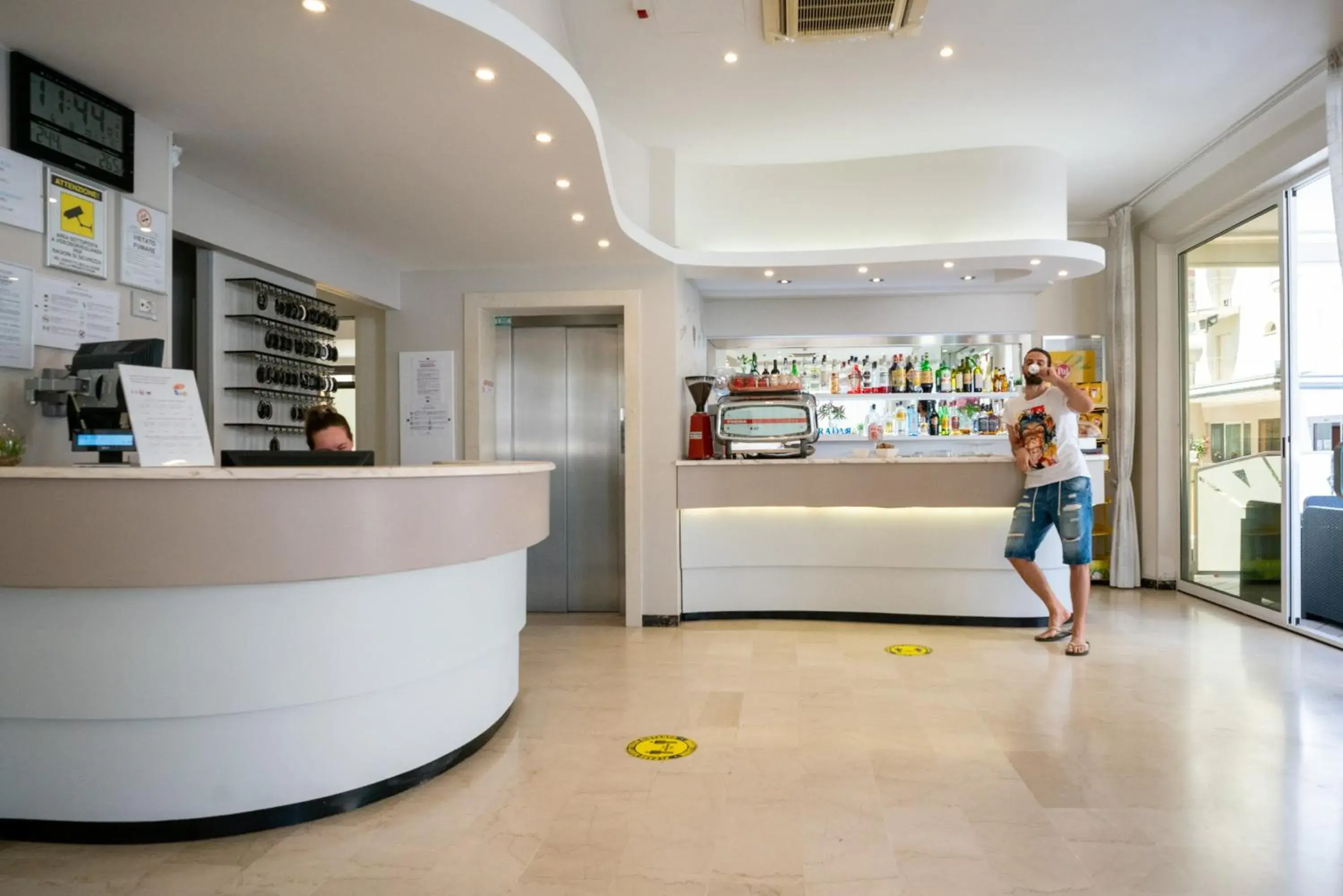 Lounge or bar, Lobby/Reception in Hotel Radar