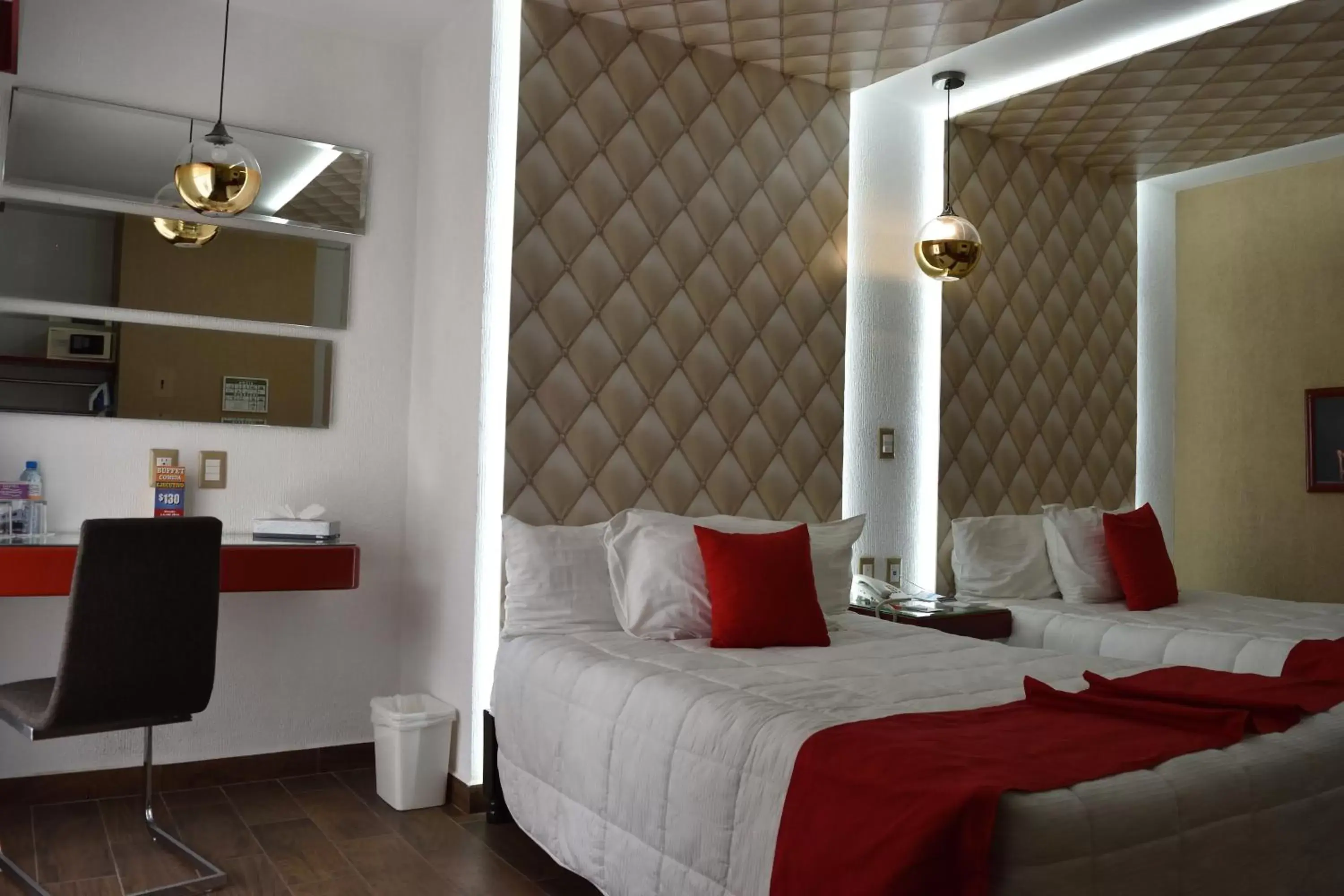 Photo of the whole room, Bed in Hotel Medrano Temáticas and Business Rooms Aguascalientes