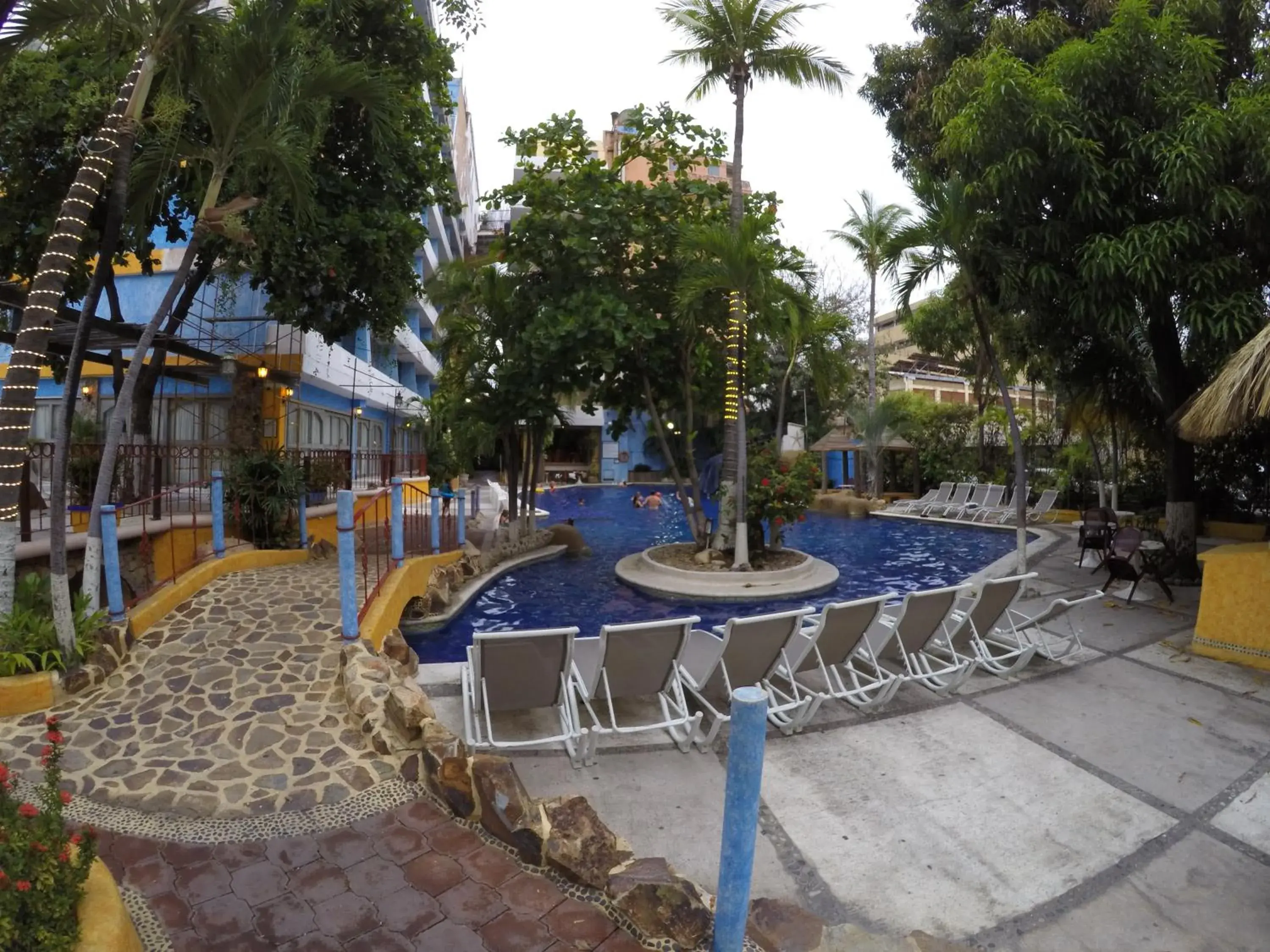 Swimming Pool in Hotel Club del Sol Acapulco by NG Hoteles