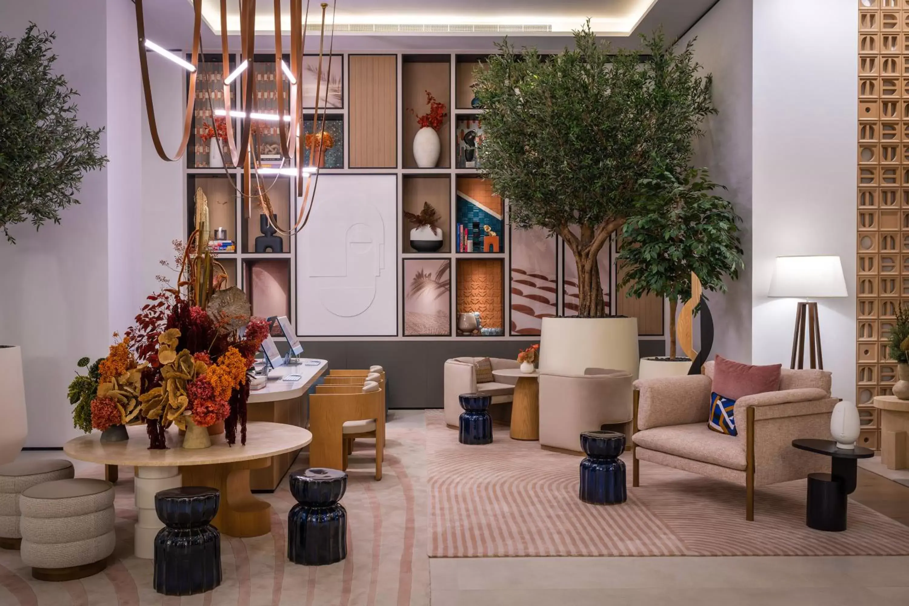 Lounge or bar, Lobby/Reception in Vida Dubai Marina & Yacht Club